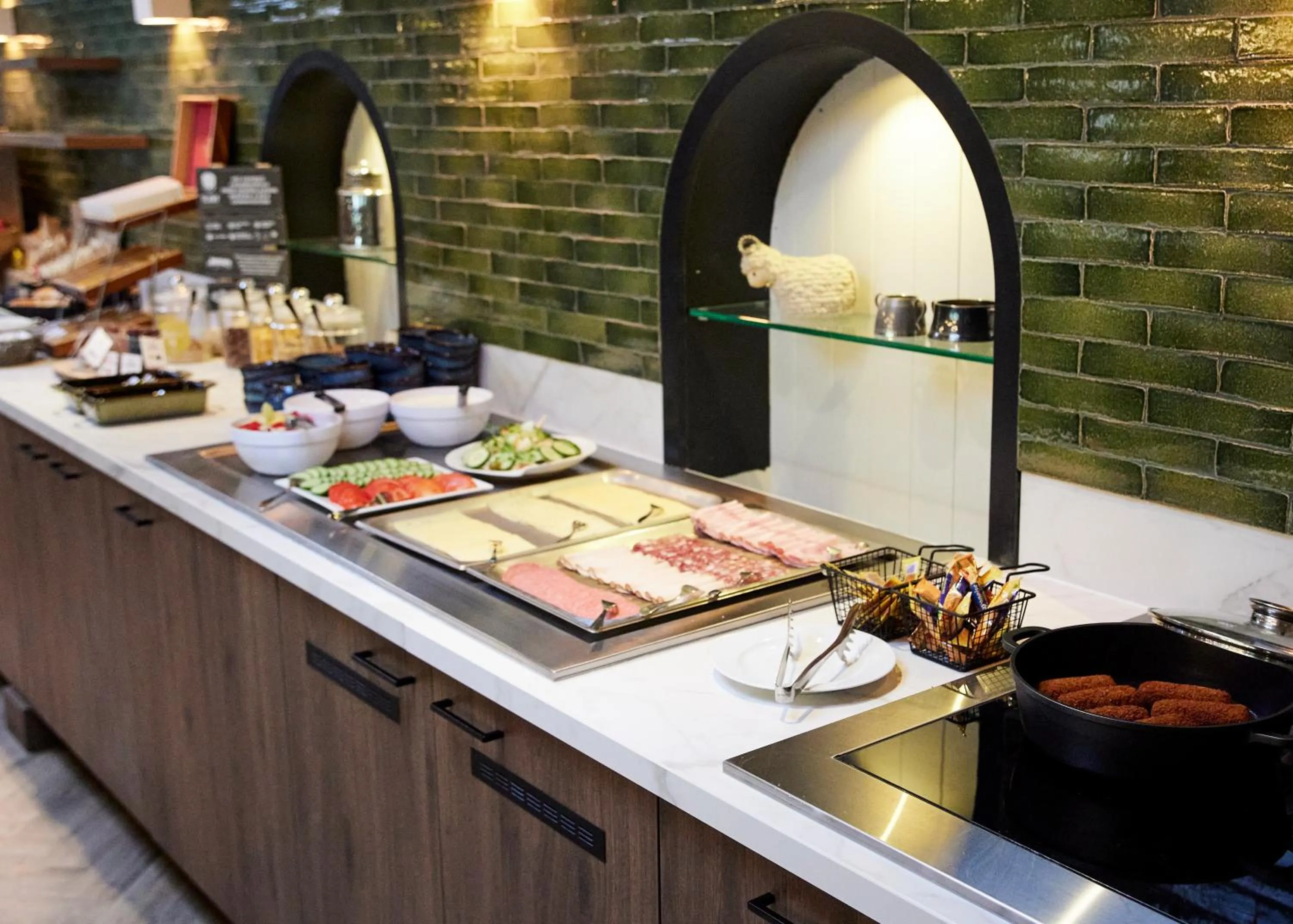 Buffet breakfast in Hotel Erve Hulsbeek