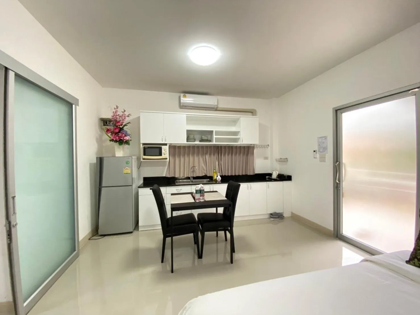 Kitchen or kitchenette in Baan Pingkan Wellness Resort