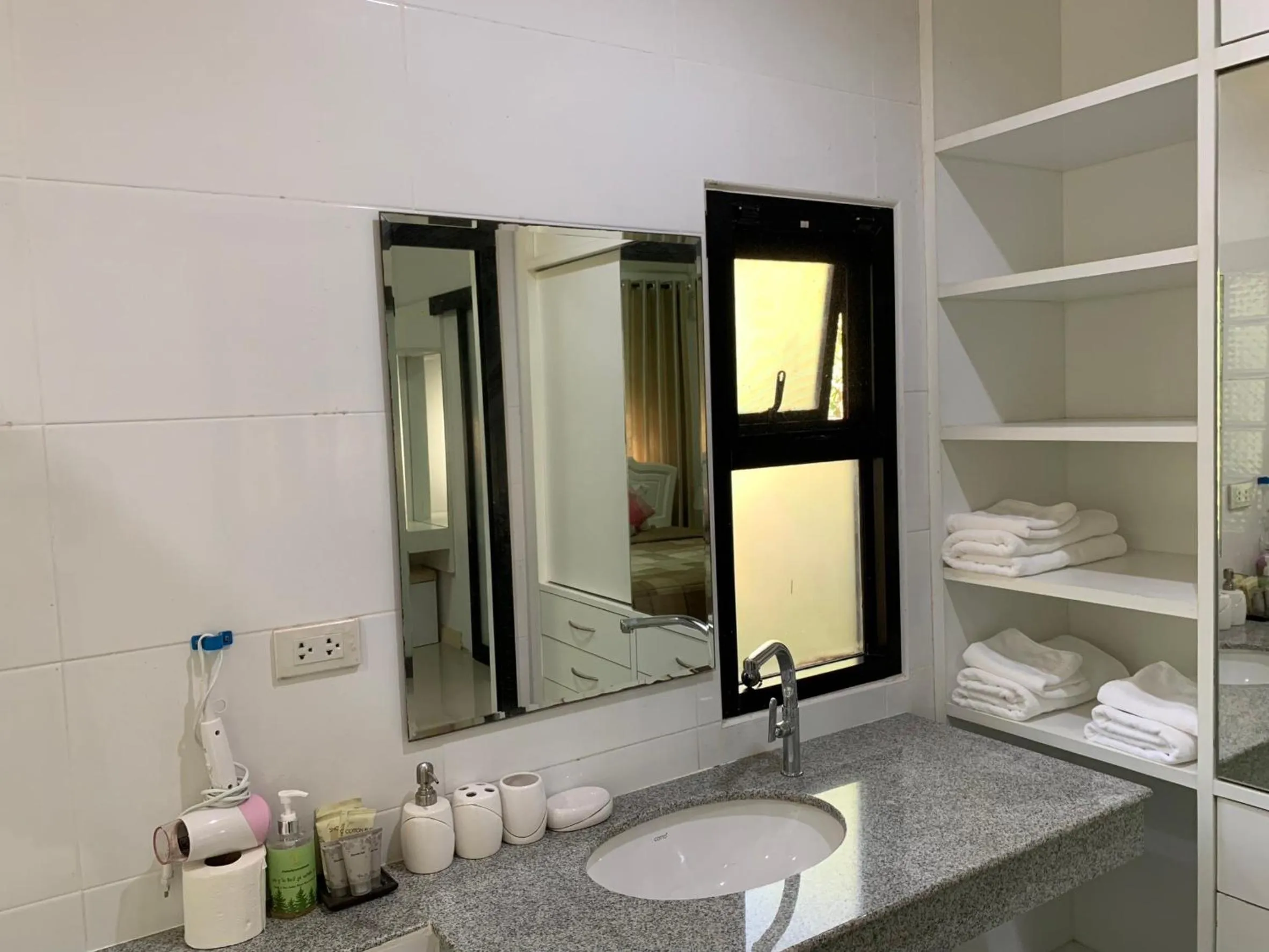 Bathroom in Baan Ping Kan Longstay