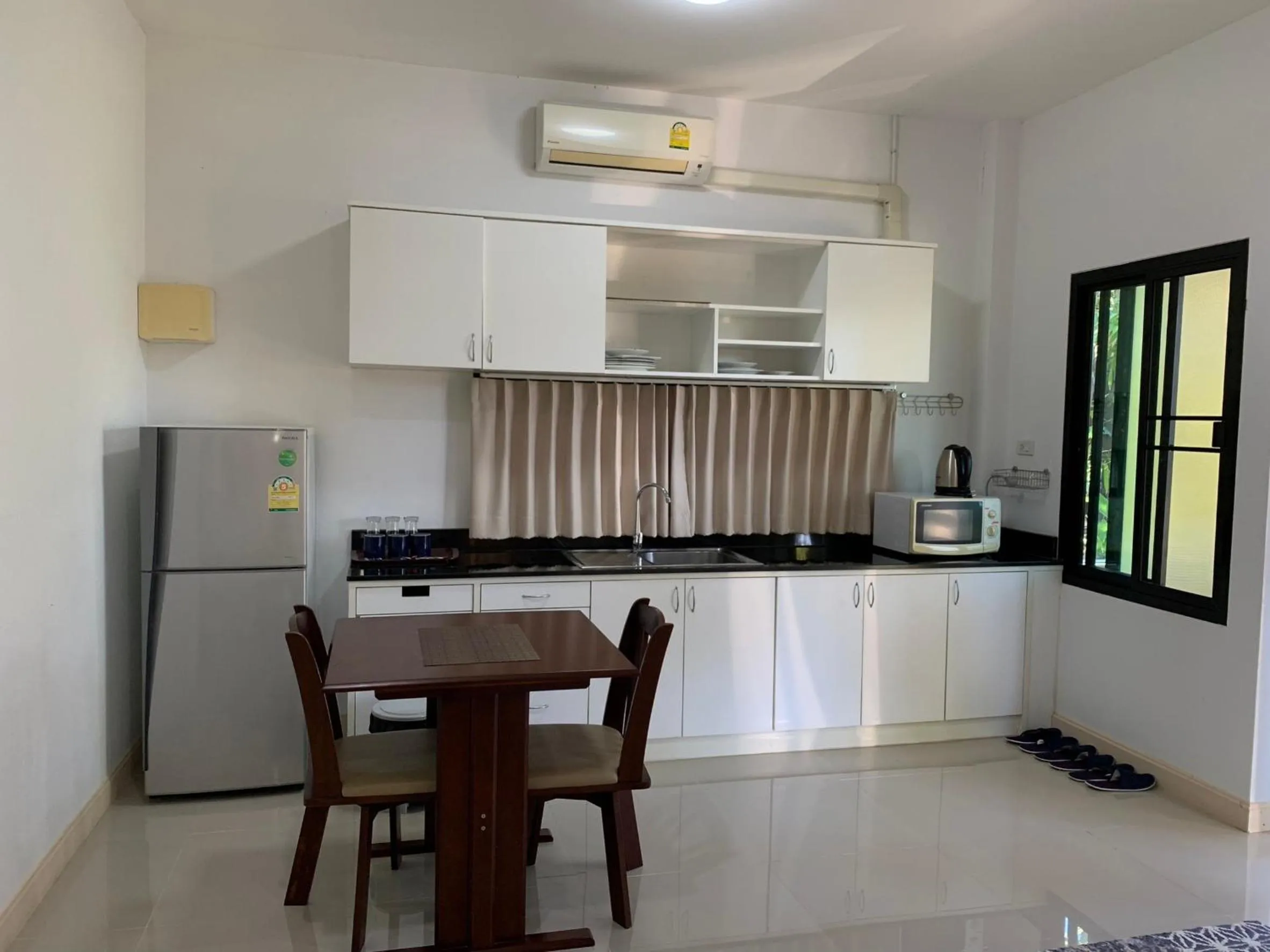 Dining area in Baan Ping Kan Longstay