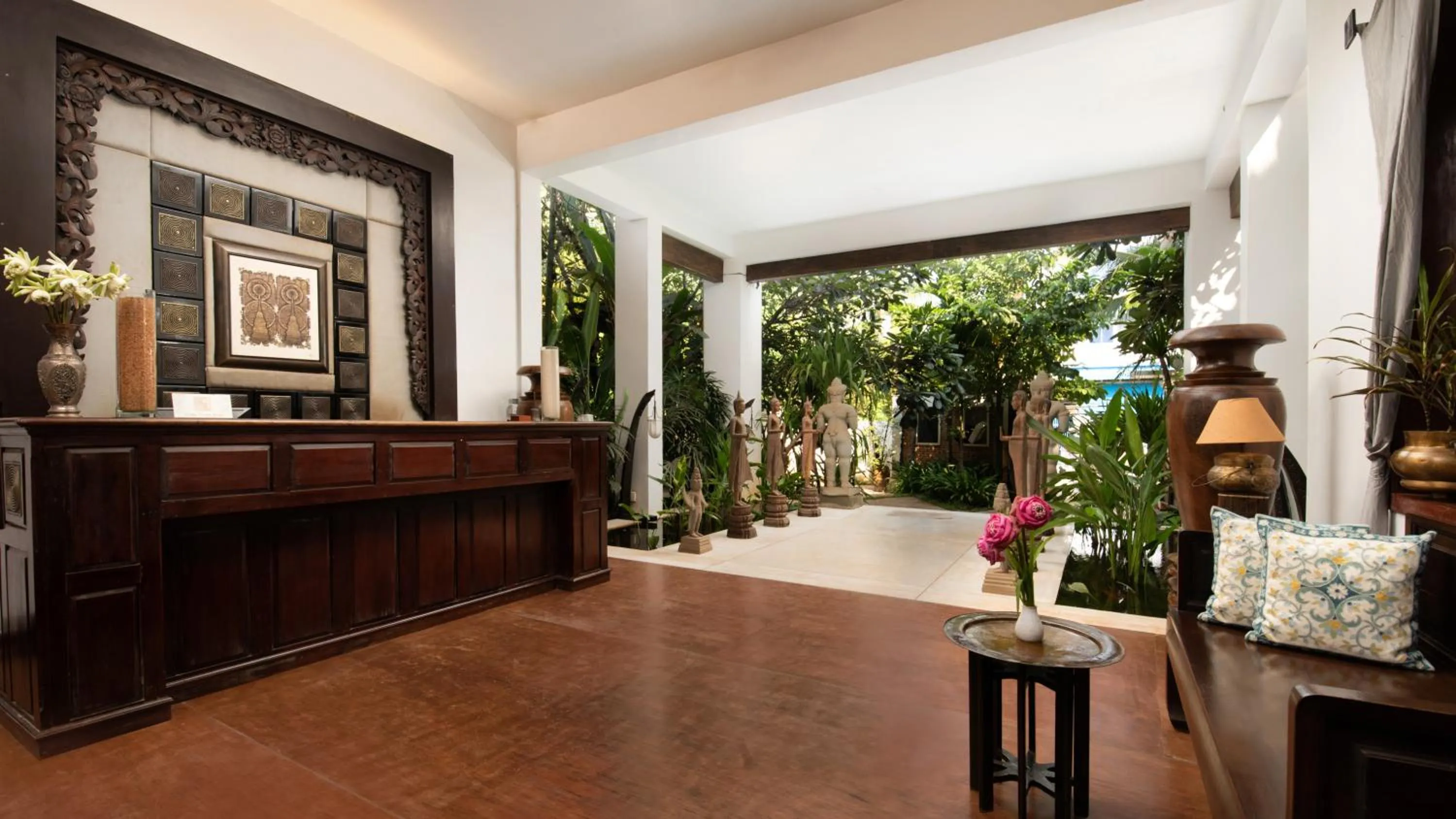 Lobby or reception in Mane History Lovers