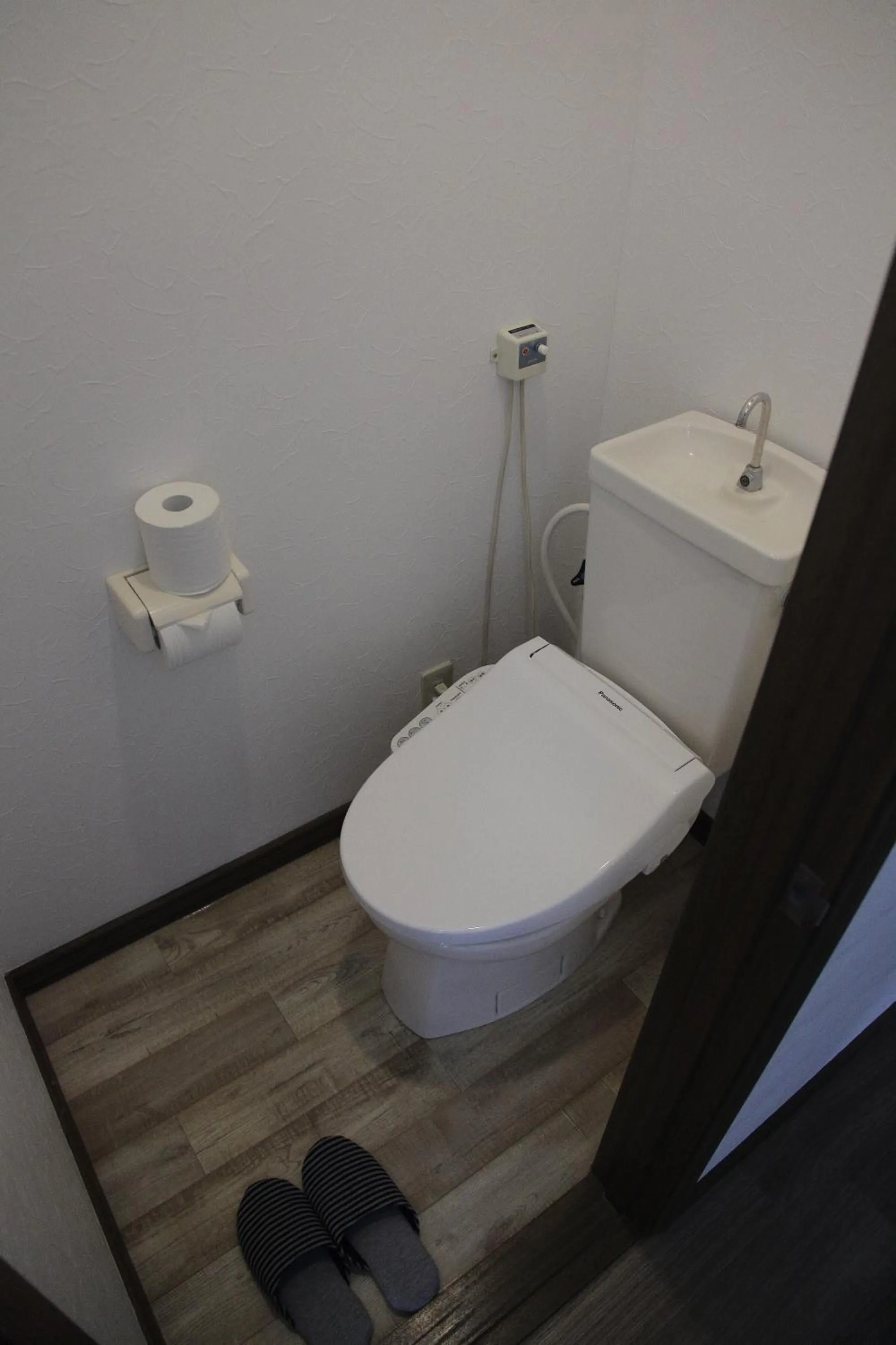 Toilet in CHALET BURLAP FURANUI