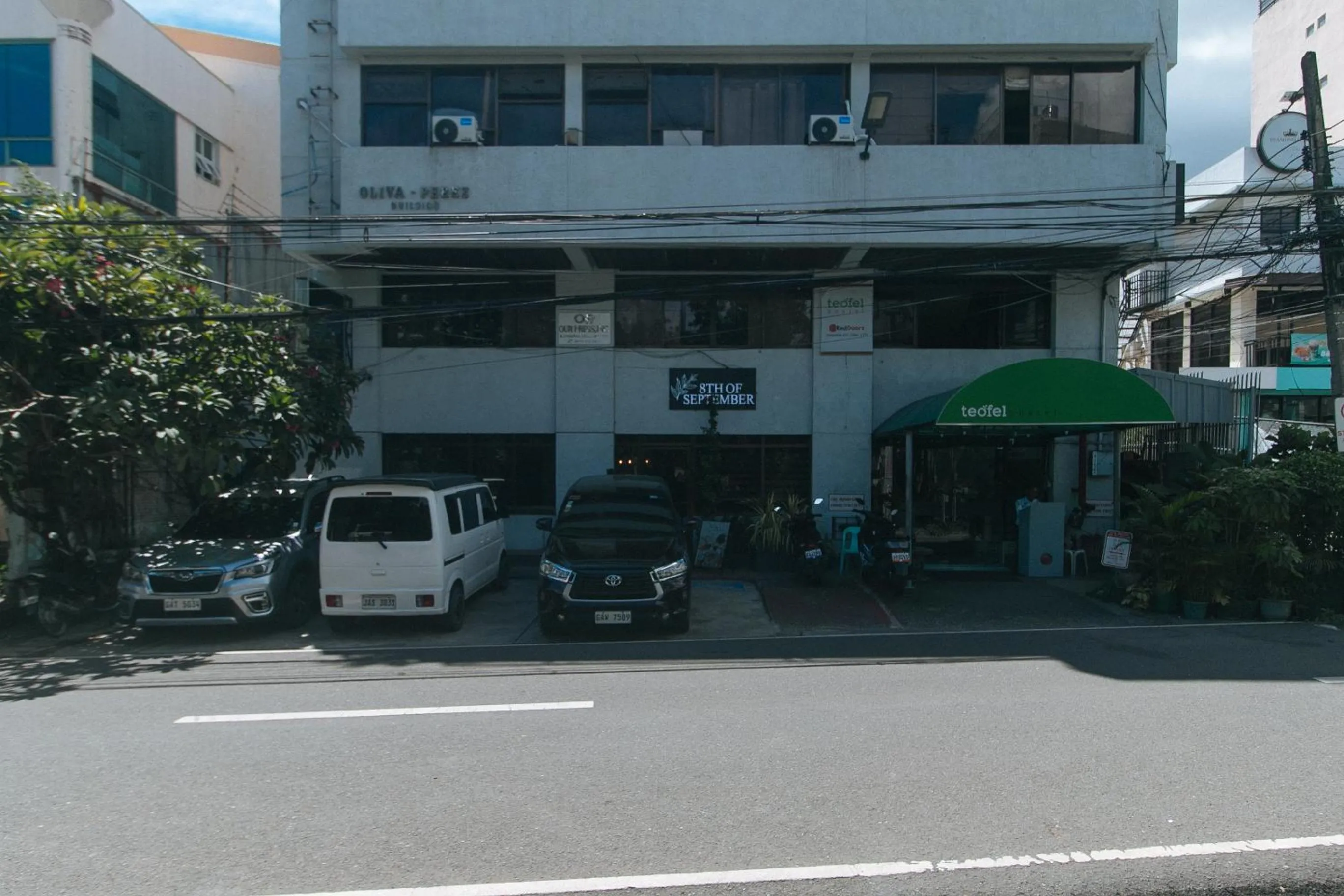 Parking in RedDoorz @ Junquera Extension Cebu