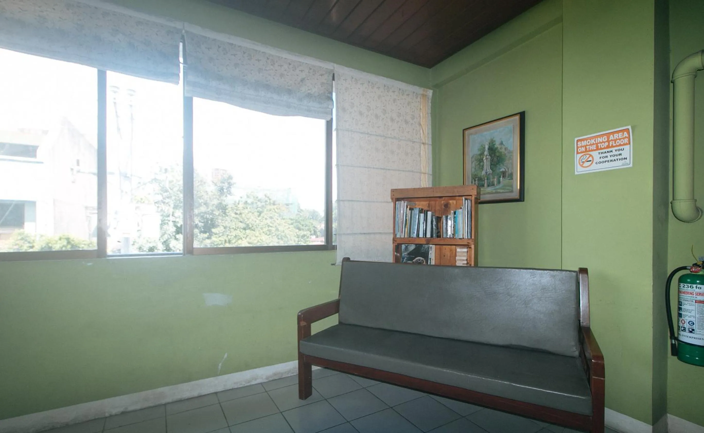 Area and facilities in RedDoorz @ Junquera Extension Cebu