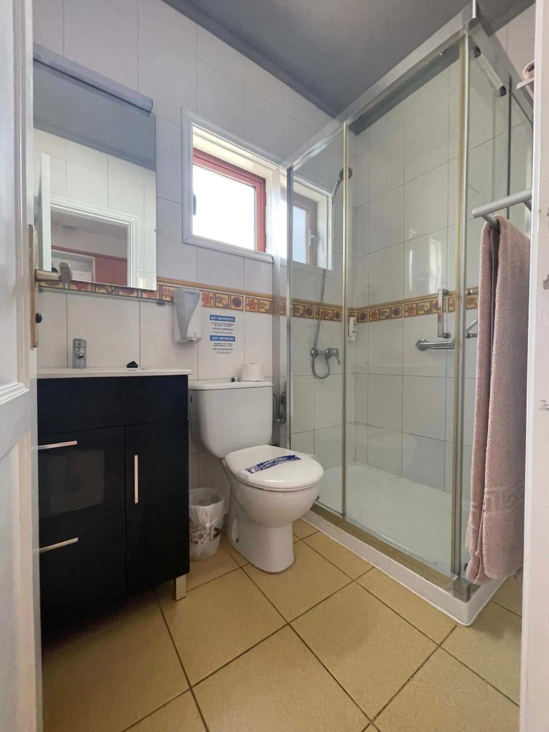 Bathroom in Rainbow Golf Bungalows, Gay Men-only Resort