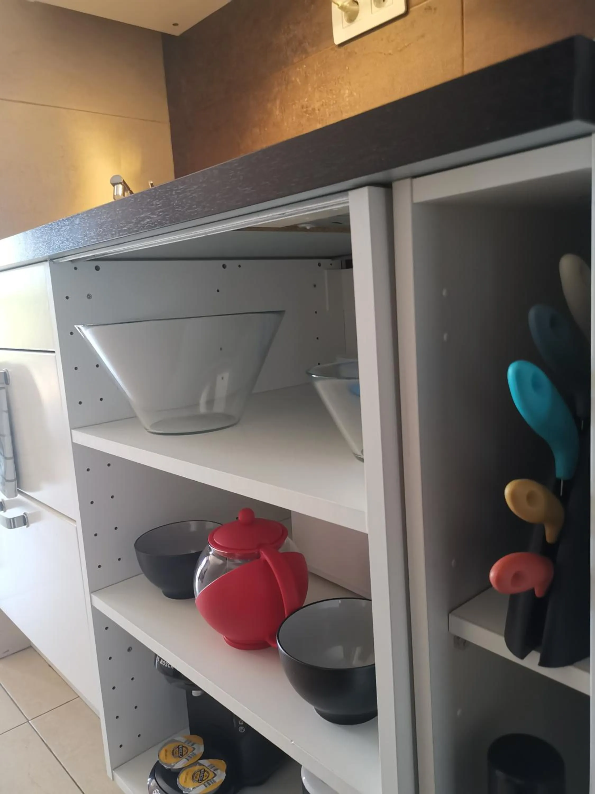 Kitchen or kitchenette in Rainbow Golf Bungalows, Gay Men-only Resort