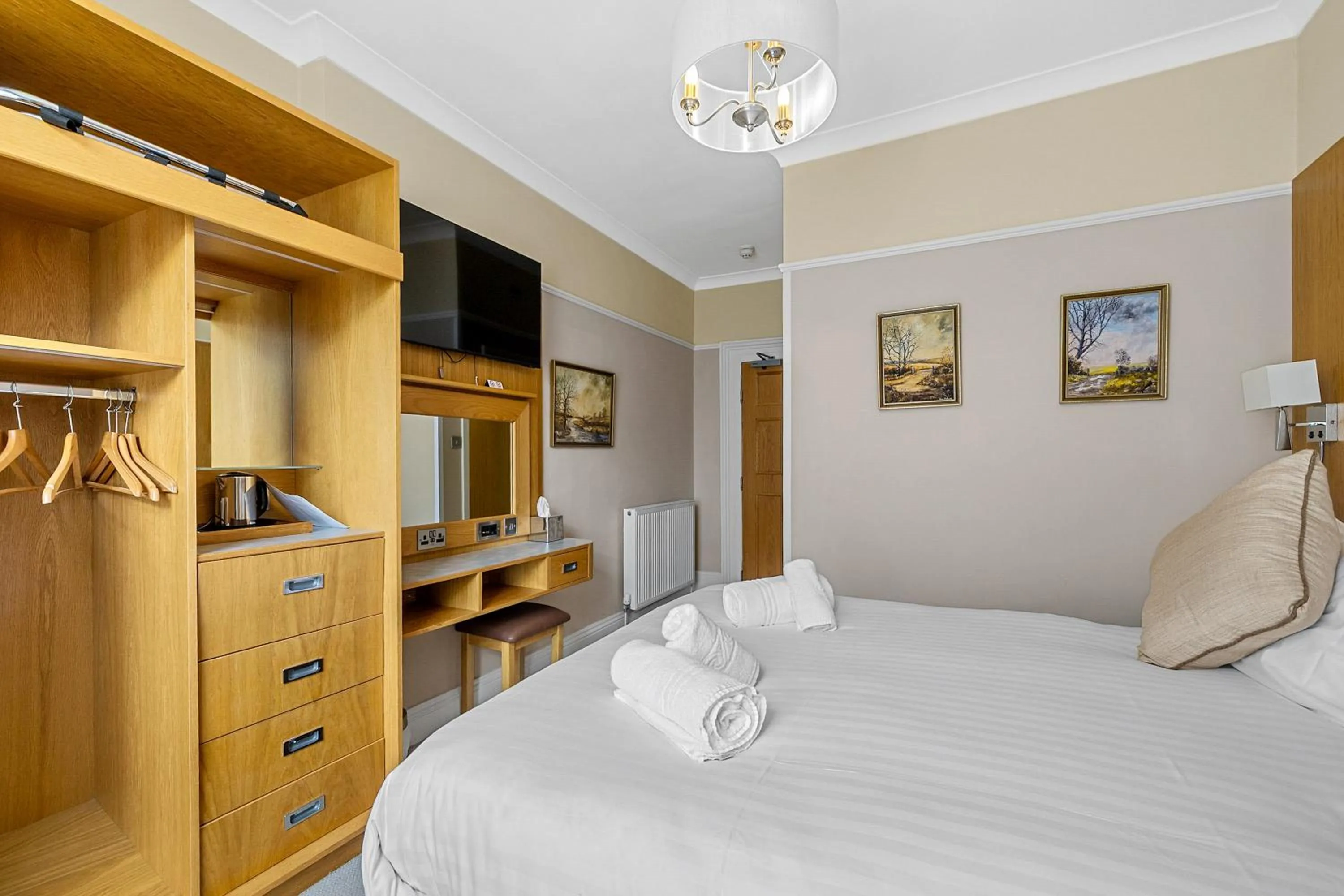 Bed in Invicta Hotel Plymouth