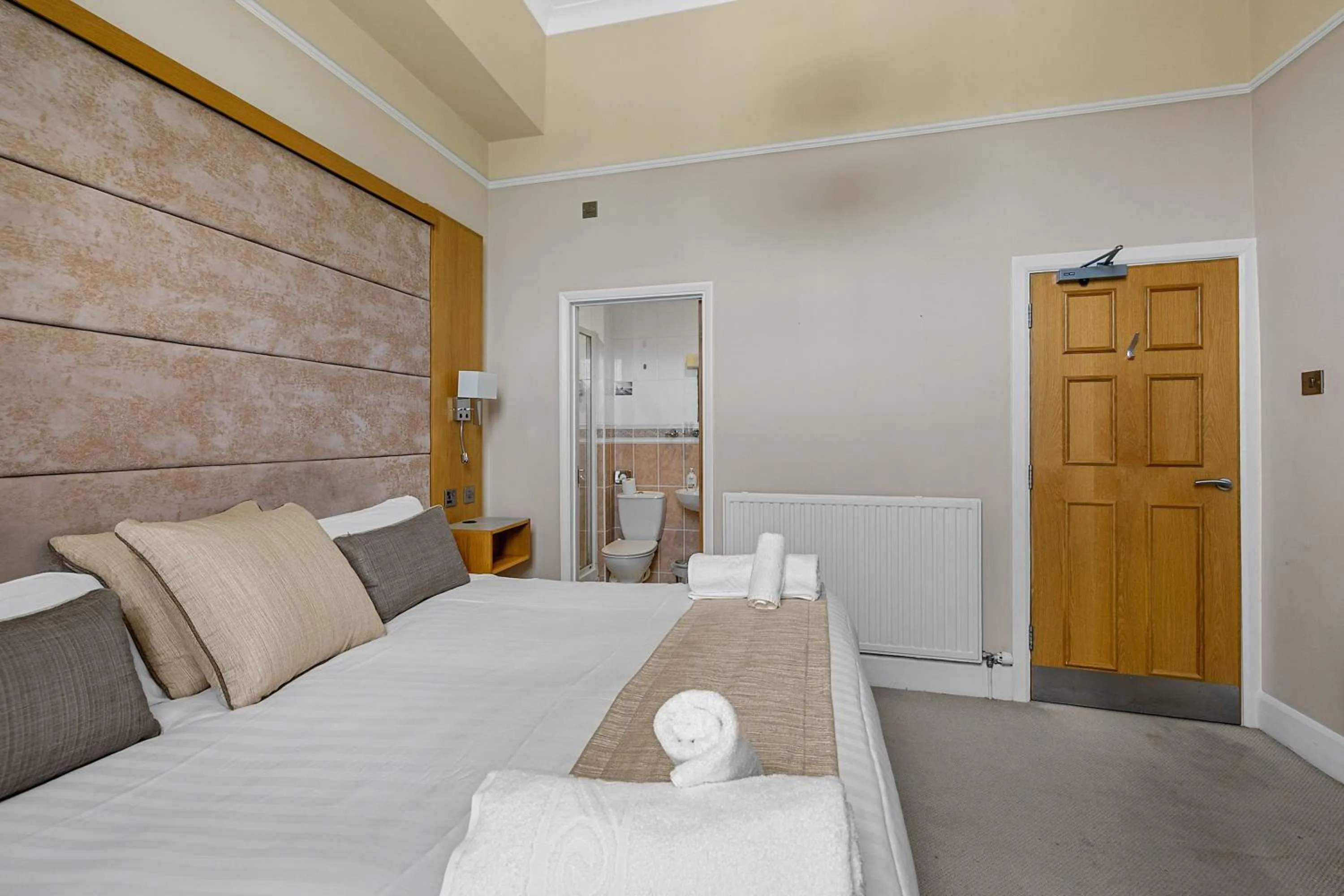 Bed in Invicta Hotel Plymouth