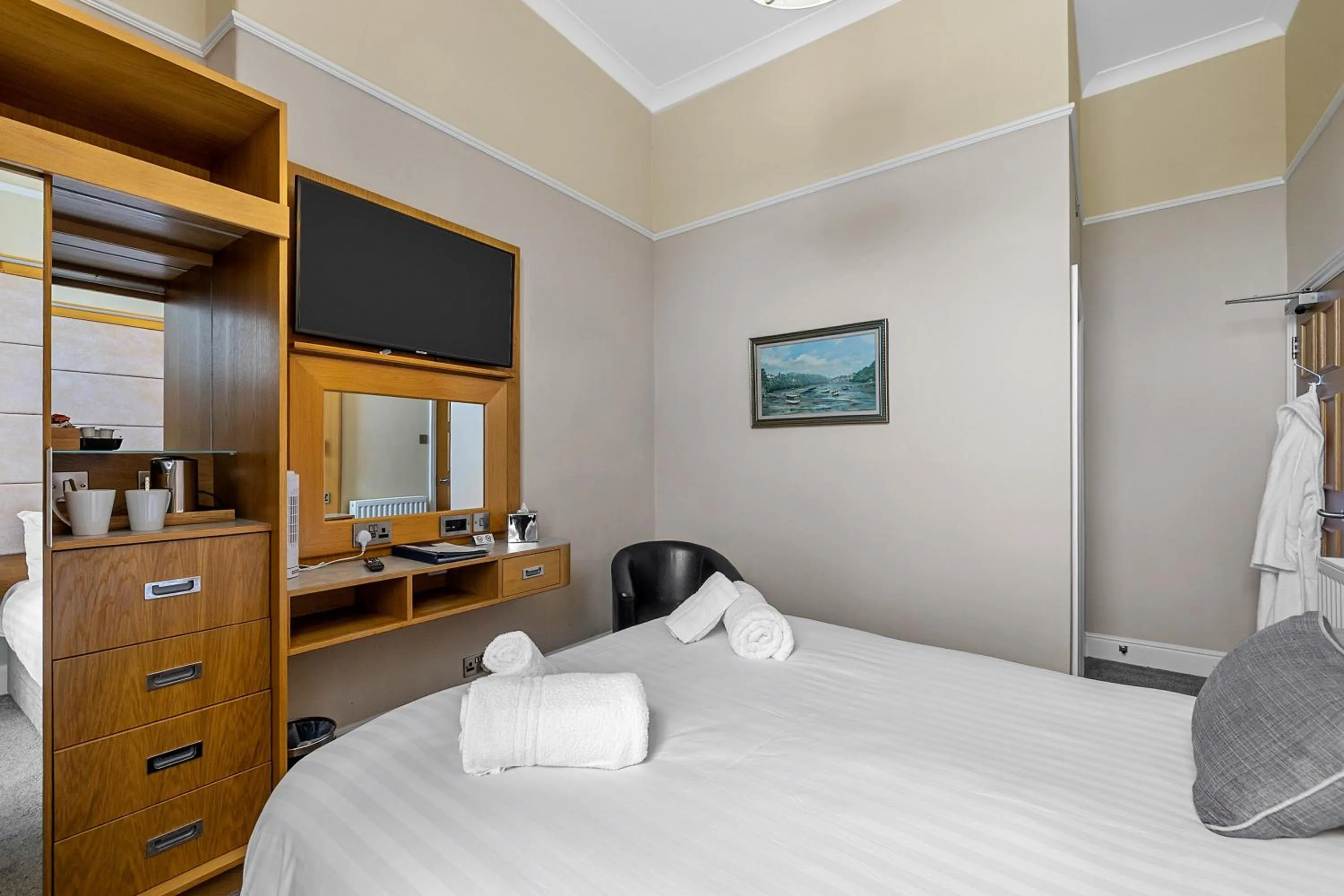 Bed in Invicta Hotel Plymouth