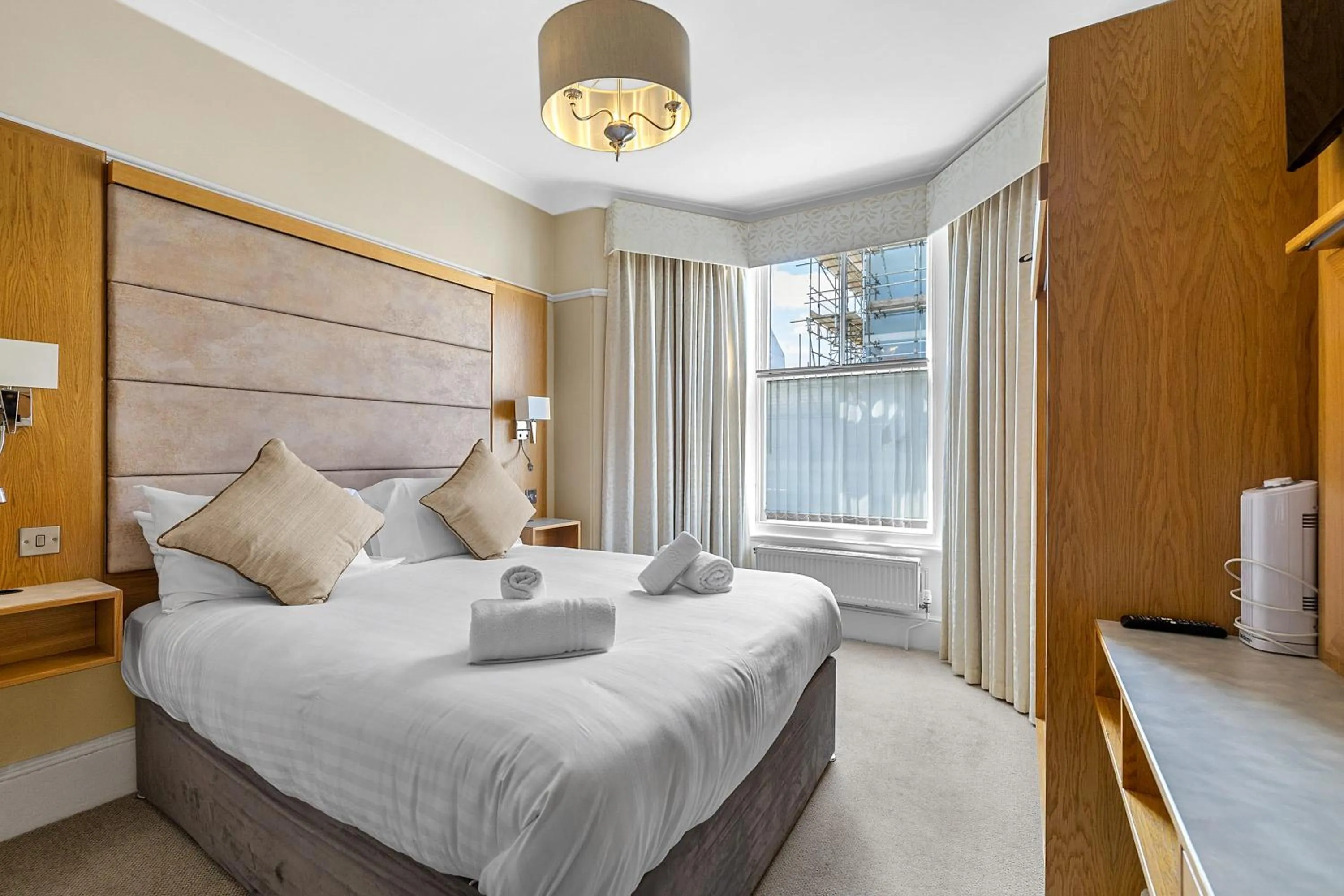 Bed in Invicta Hotel Plymouth