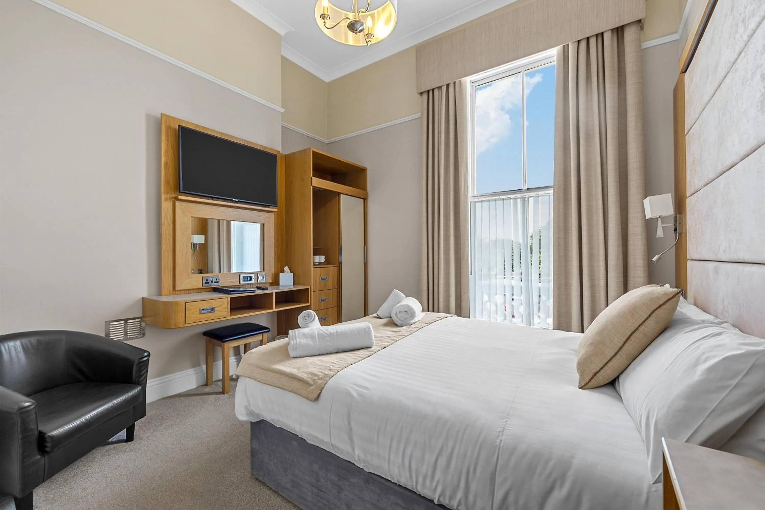 Bed in Invicta Hotel Plymouth