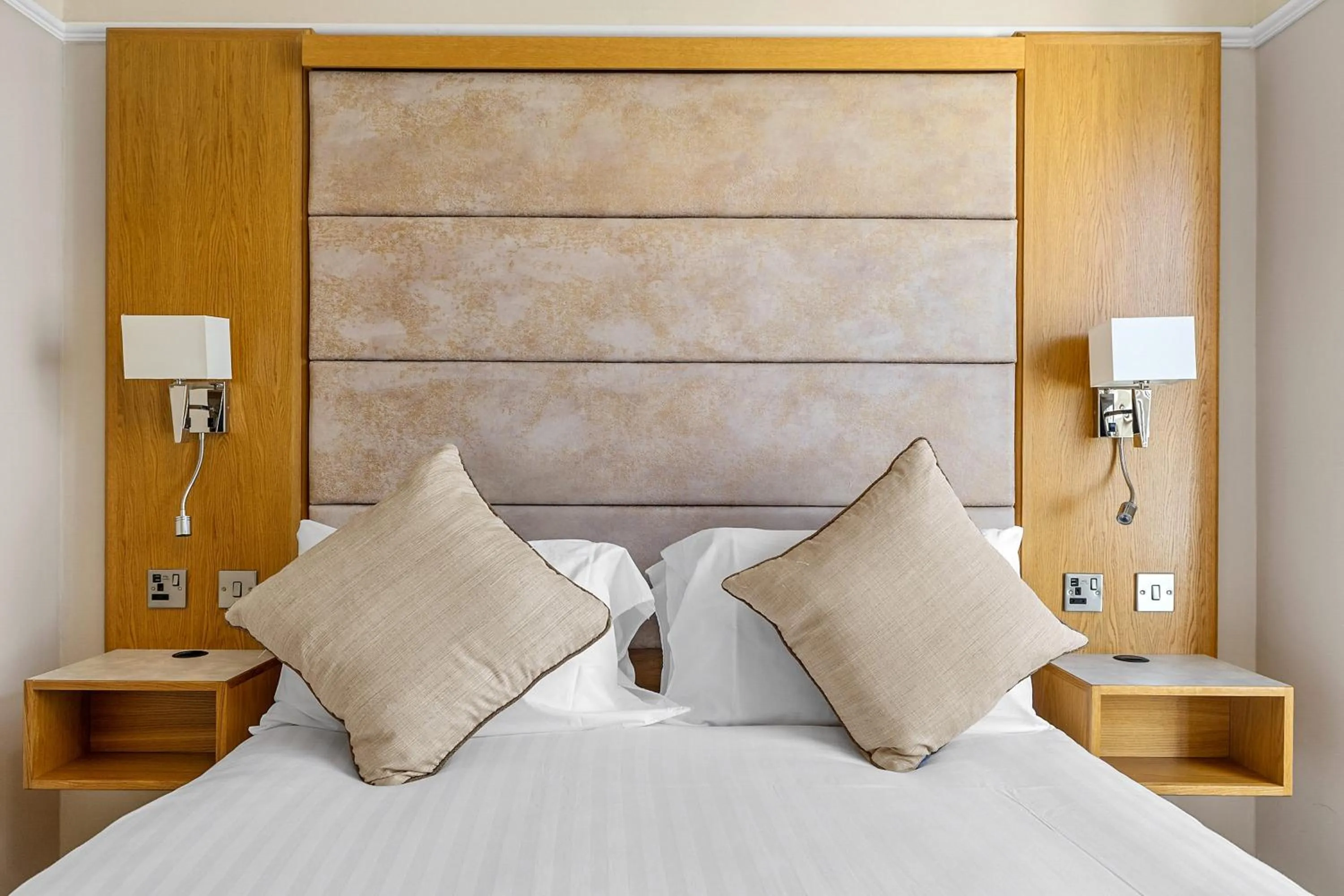 Bed in Invicta Hotel Plymouth