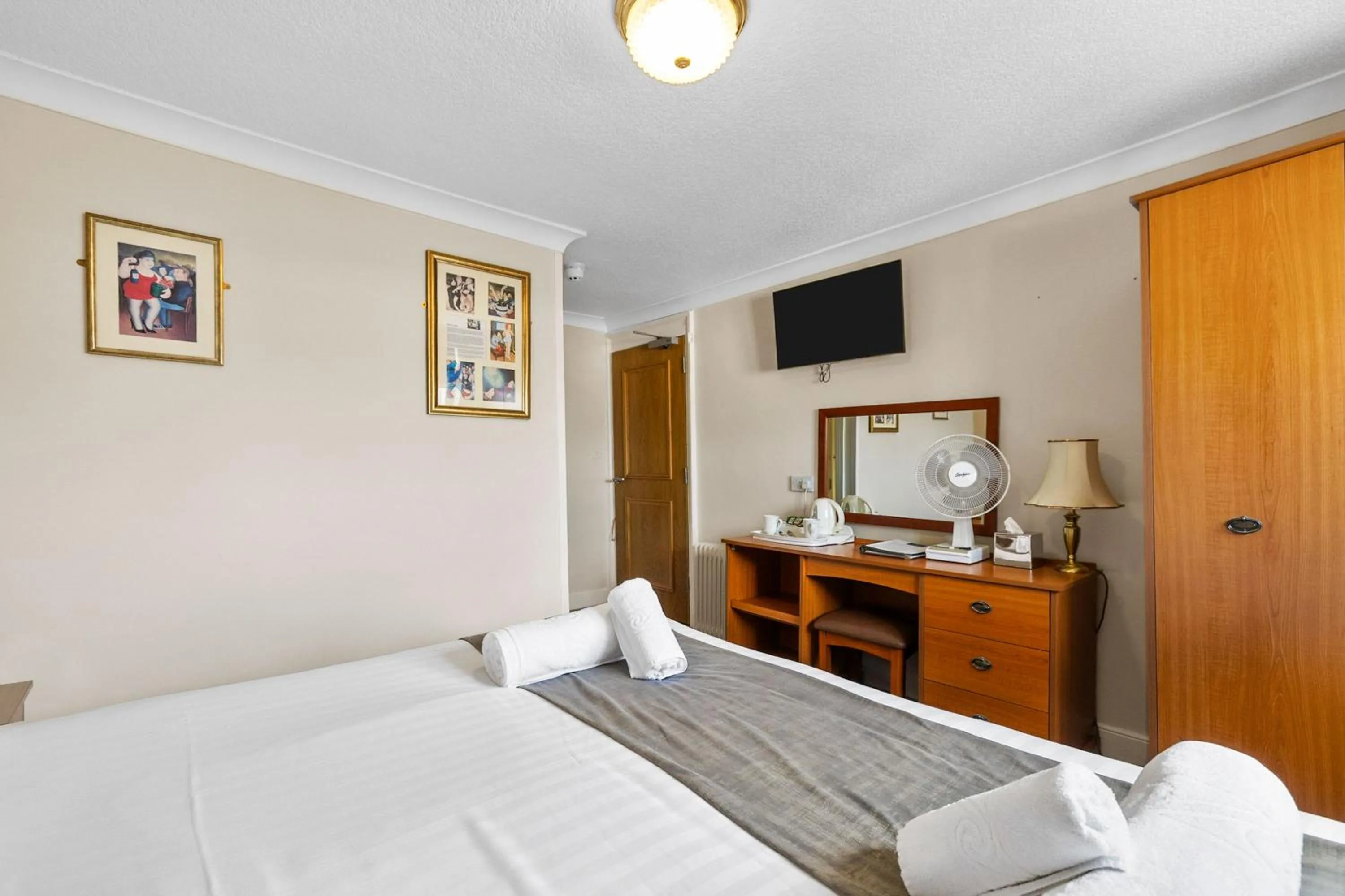 Bed in Invicta Hotel Plymouth