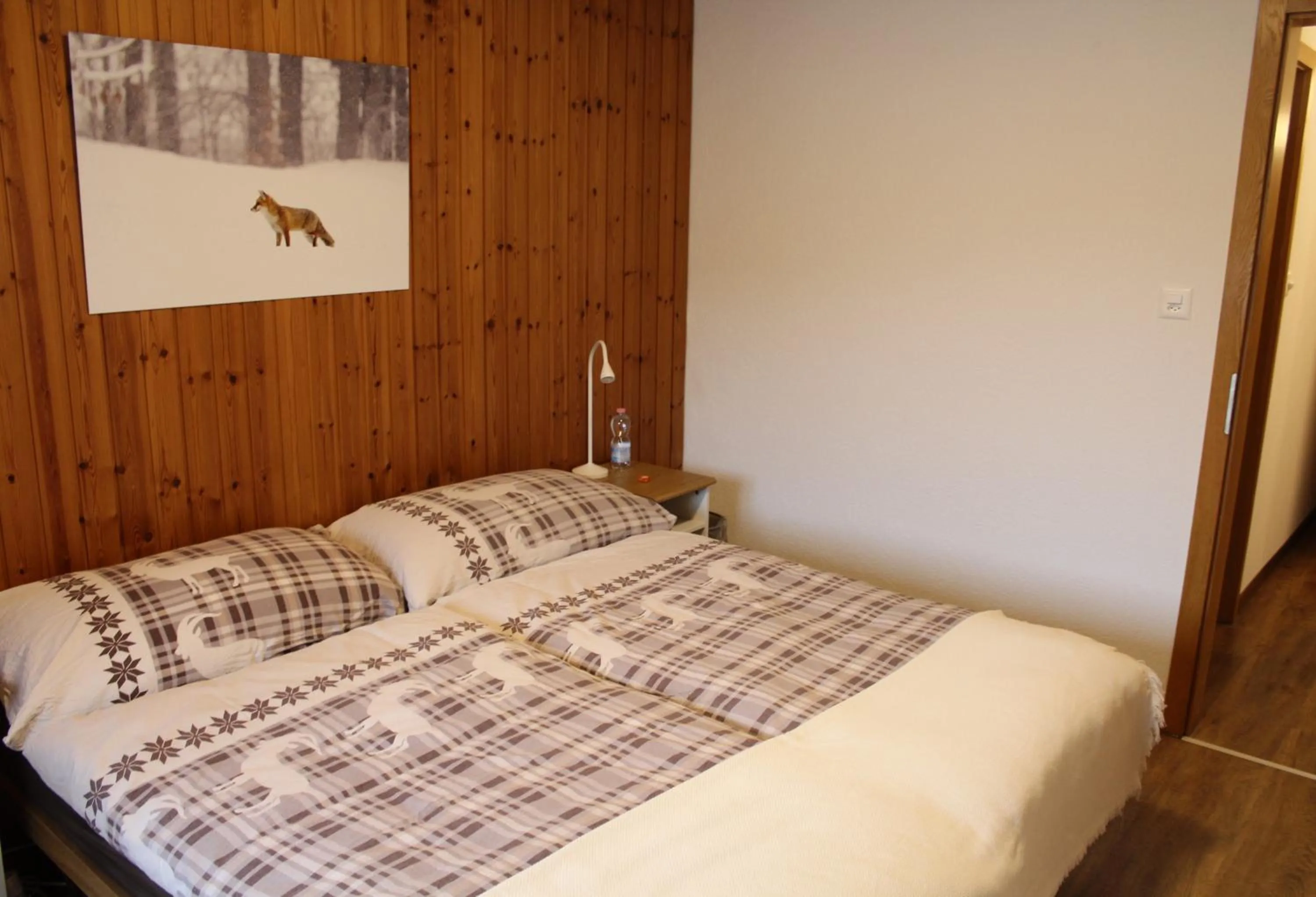 Bedroom, Bed in Bonne Auberge Les Bugnenets