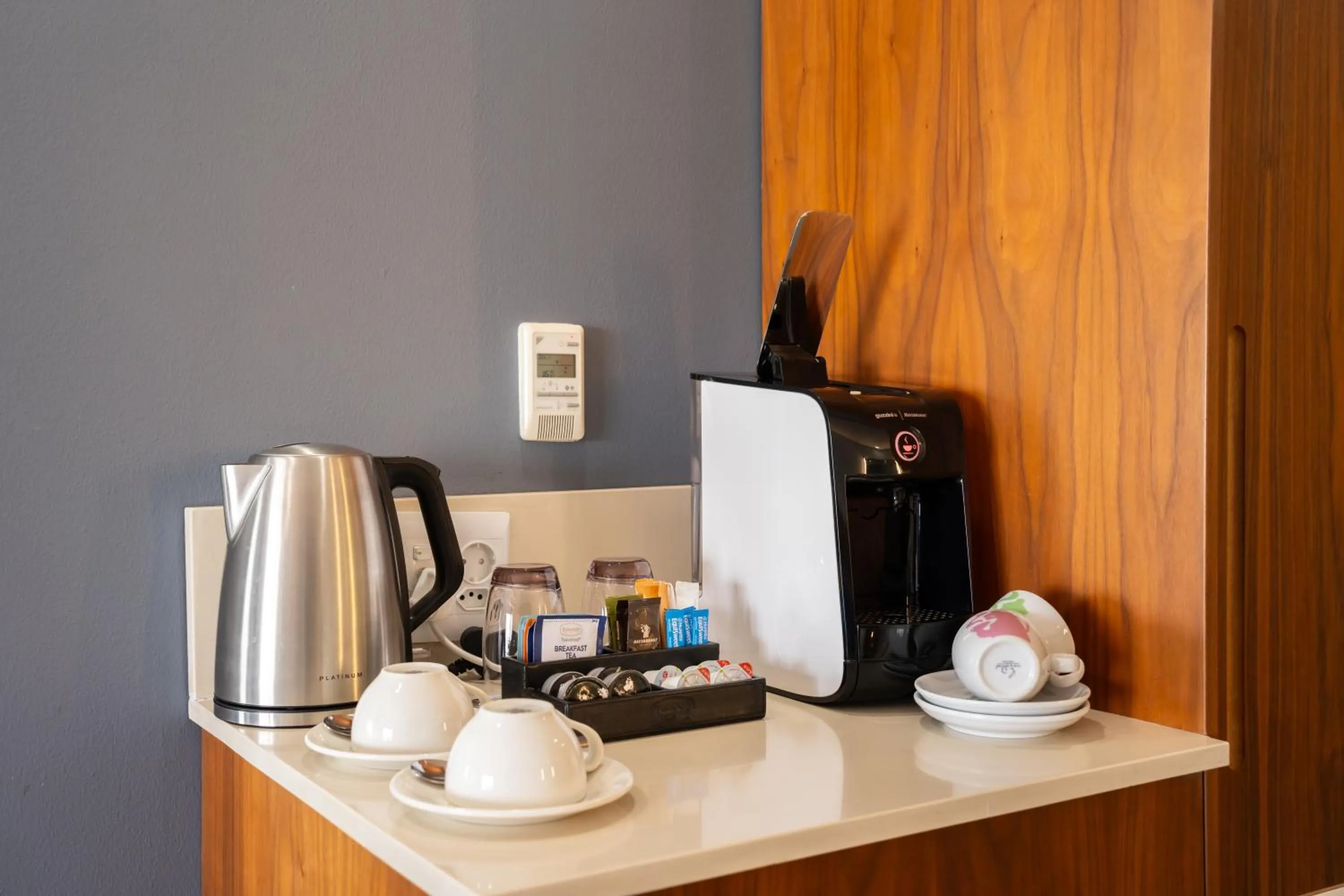 Coffee/tea facilities in Blaauwberg Beach Hotel