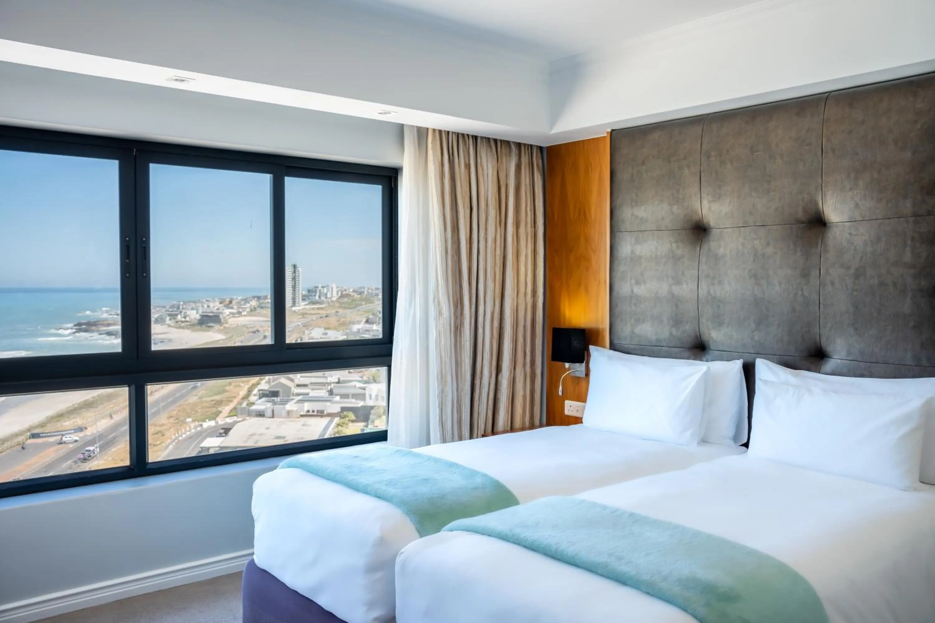 View (from property/room), Bed in Blaauwberg Beach Hotel