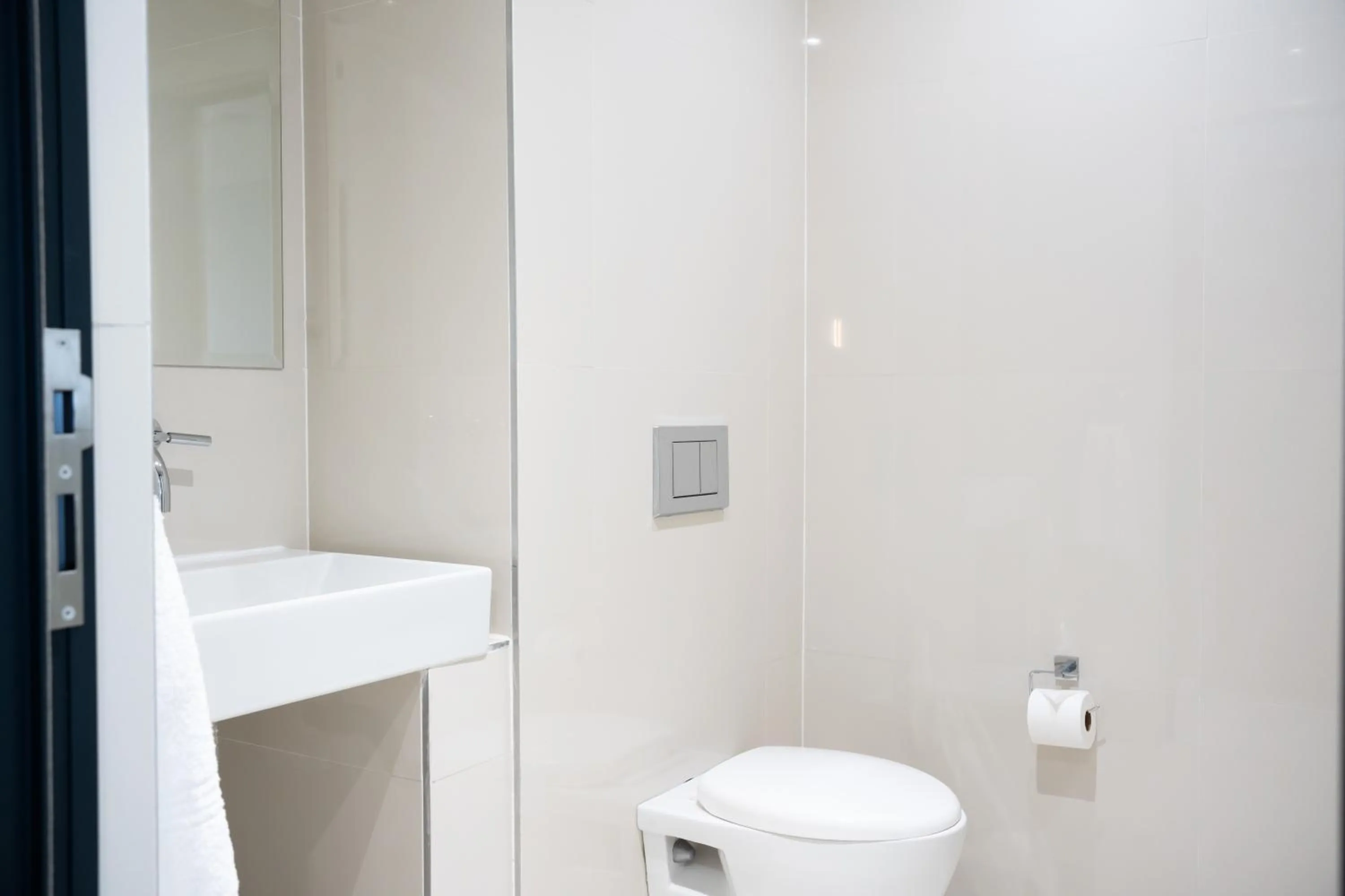 Toilet in Blaauwberg Beach Hotel