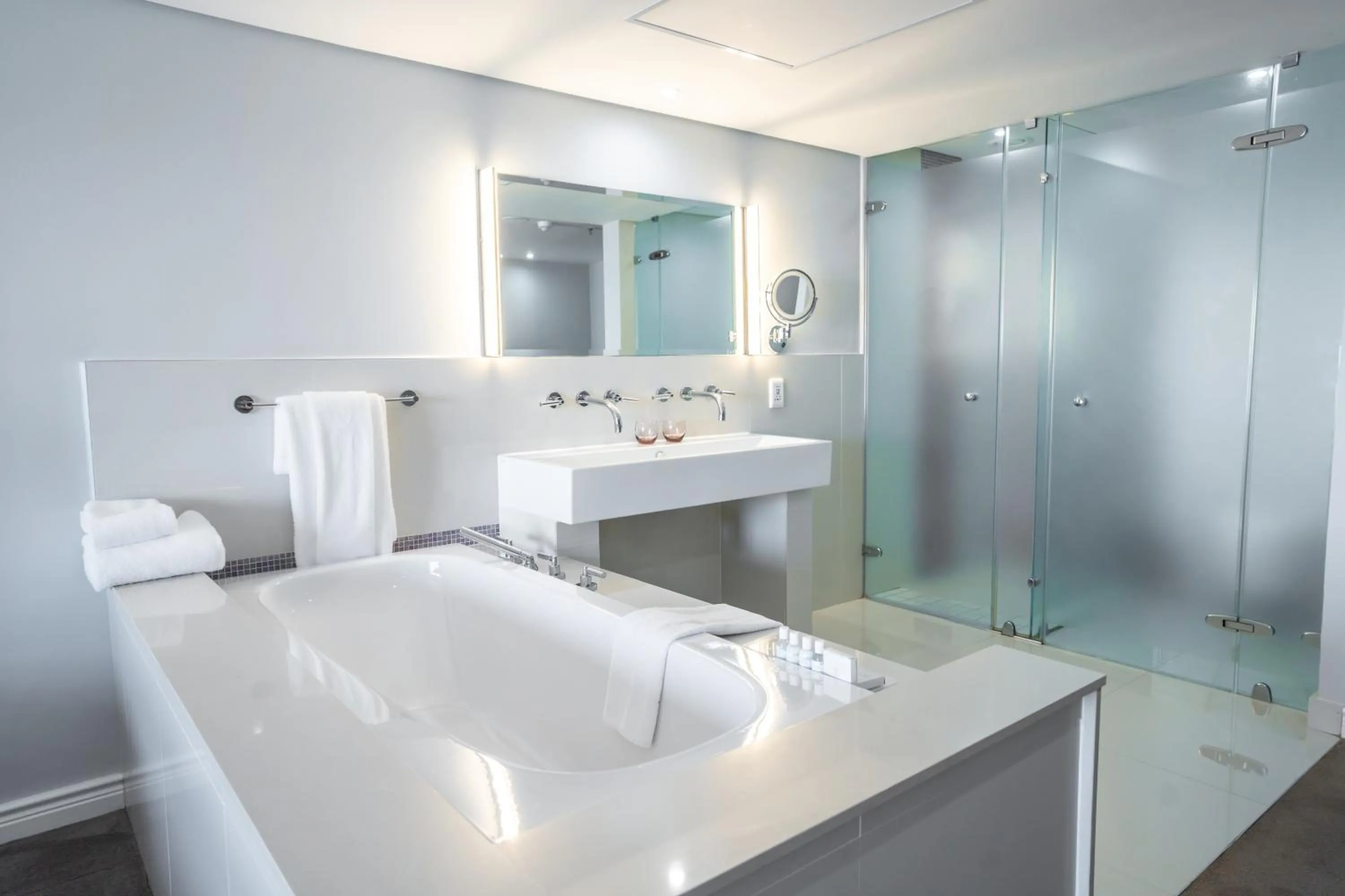 Bathroom in Blaauwberg Beach Hotel