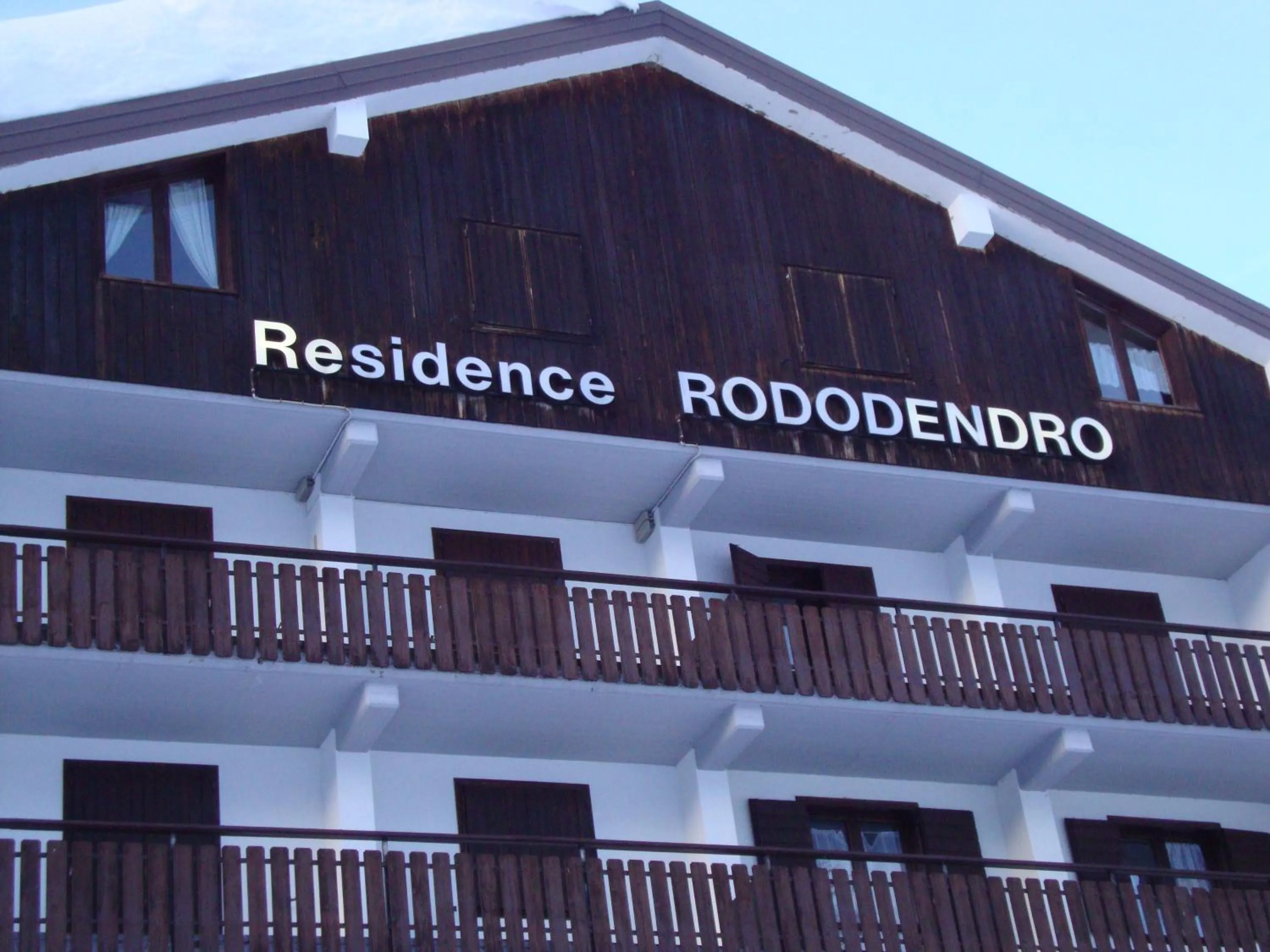 Property building in Residence Rododendro