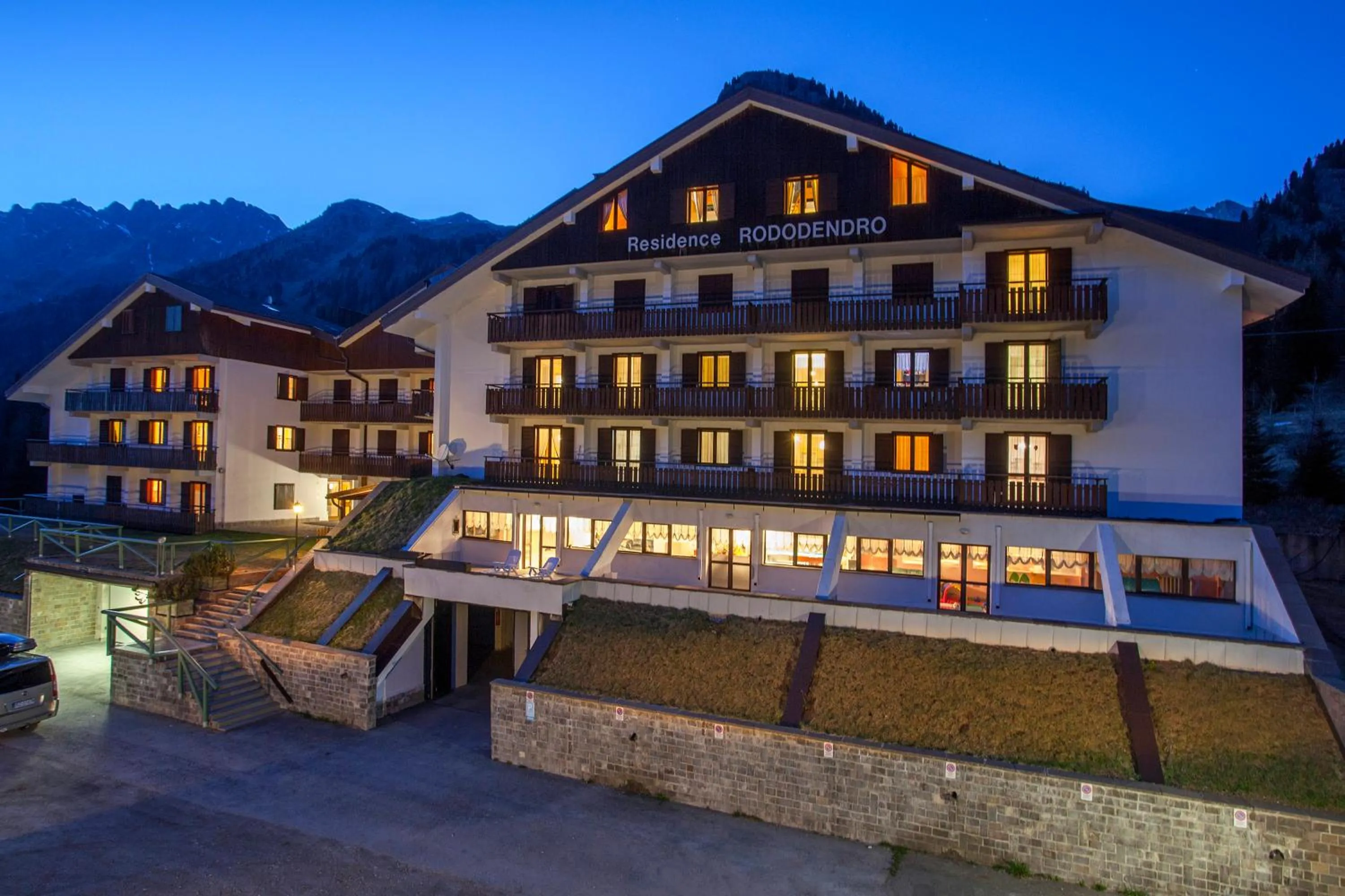 Facade/entrance in Residence Rododendro