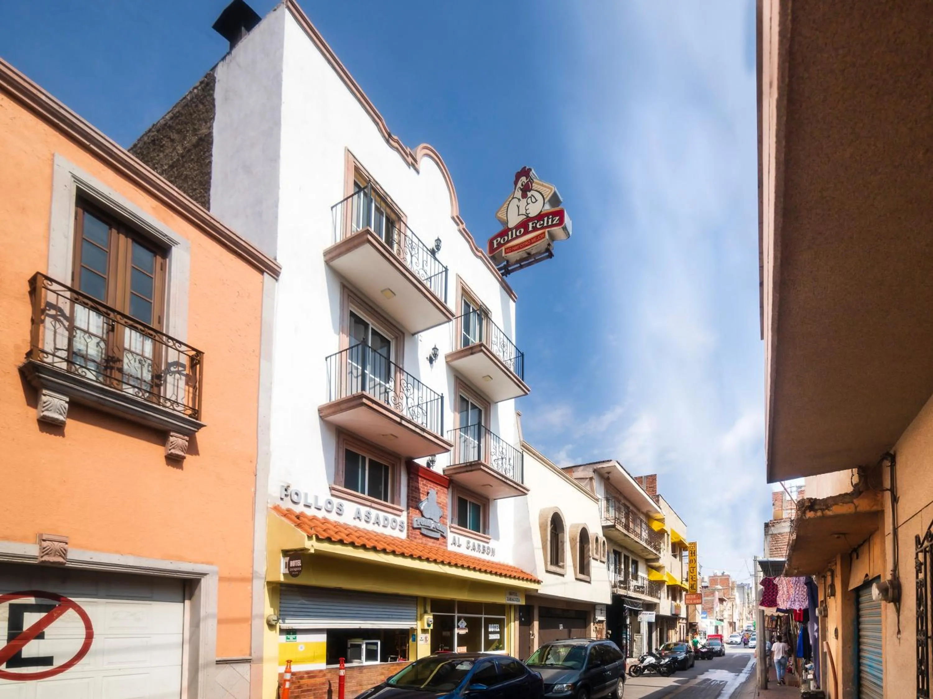 Facade/entrance in Hotel Zaragoza, San Juan de los Lagos