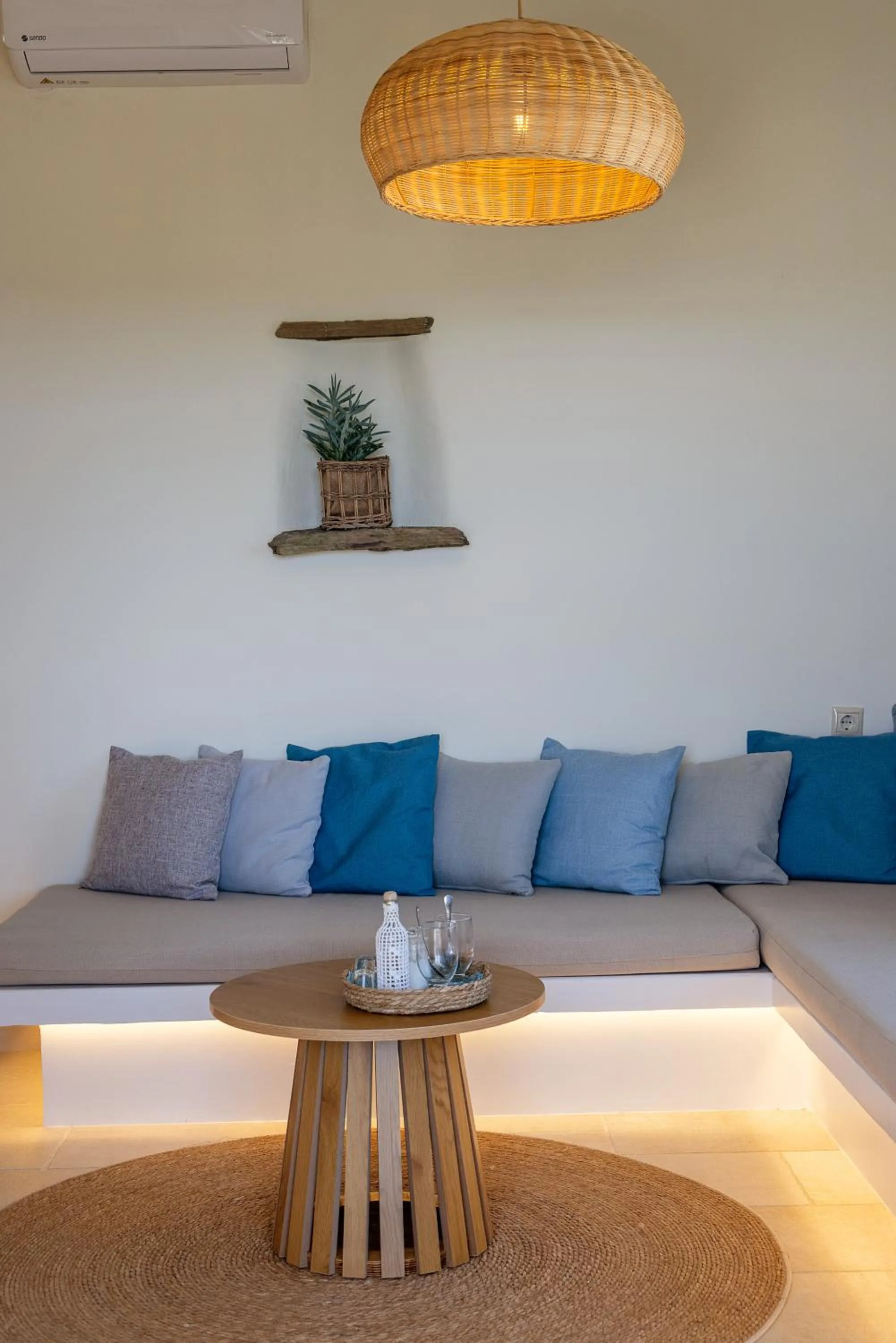 Seating area in Anthea Hotel