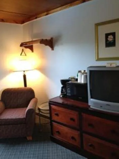 TV and multimedia in Ridge Top Motel - Bryson City