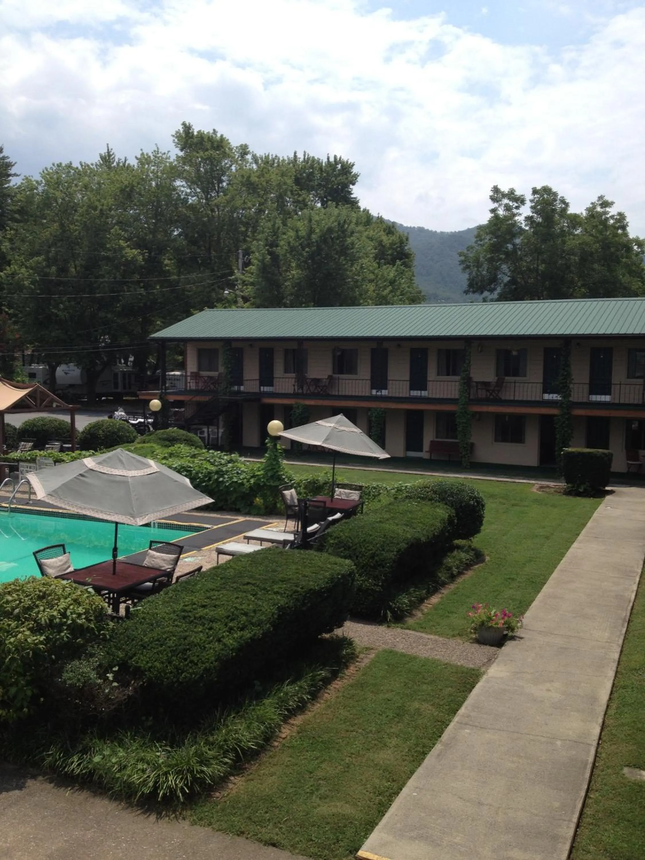 Facade/entrance in Ridge Top Motel - Bryson City