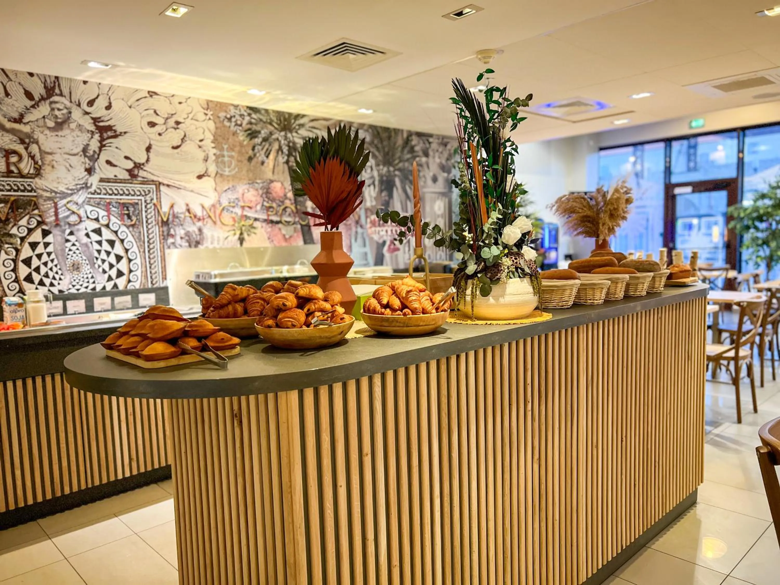 Breakfast in ibis budget Nimes Centre Gare