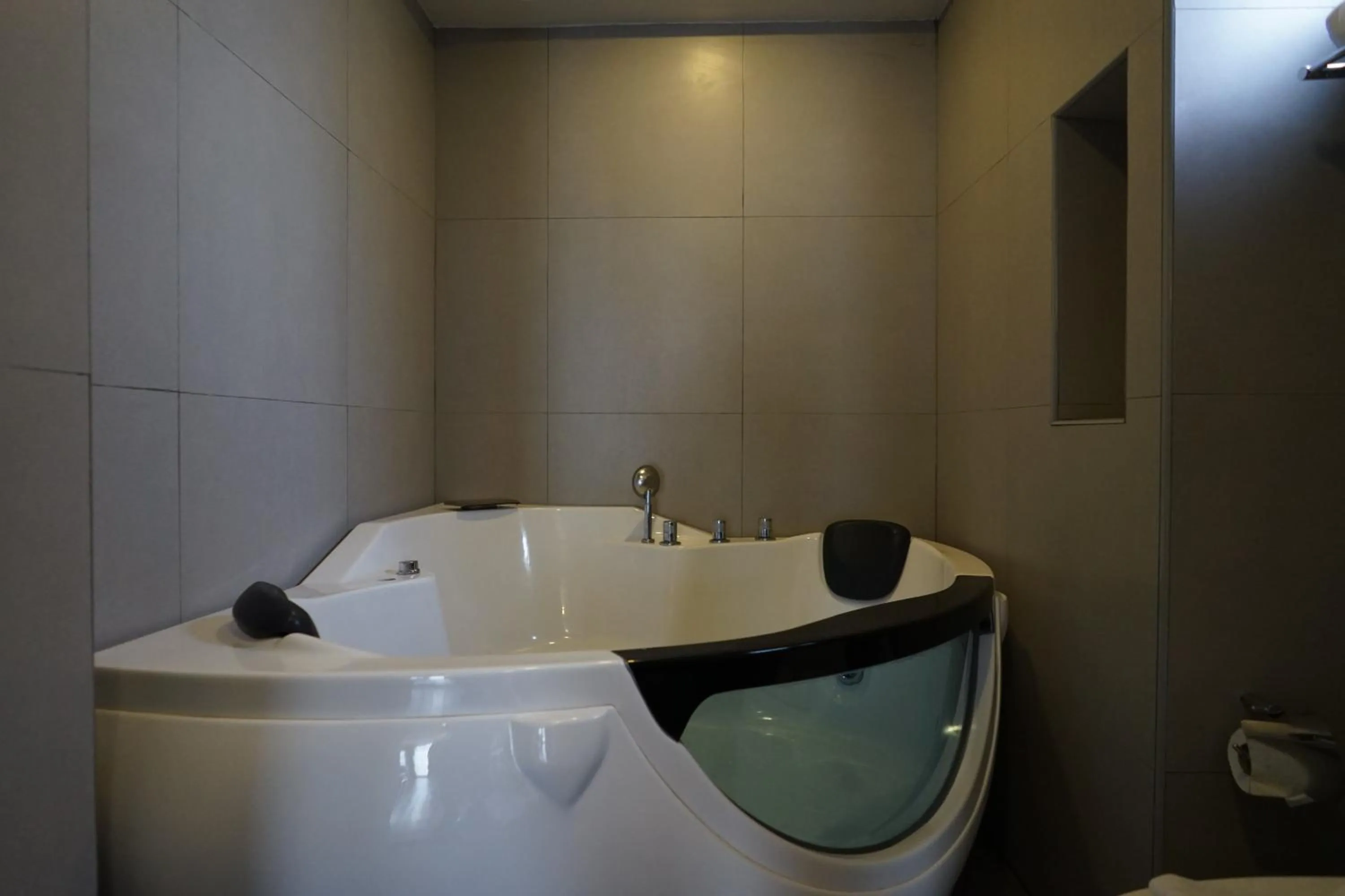 Bathroom in De Prime Rangnam Hotel