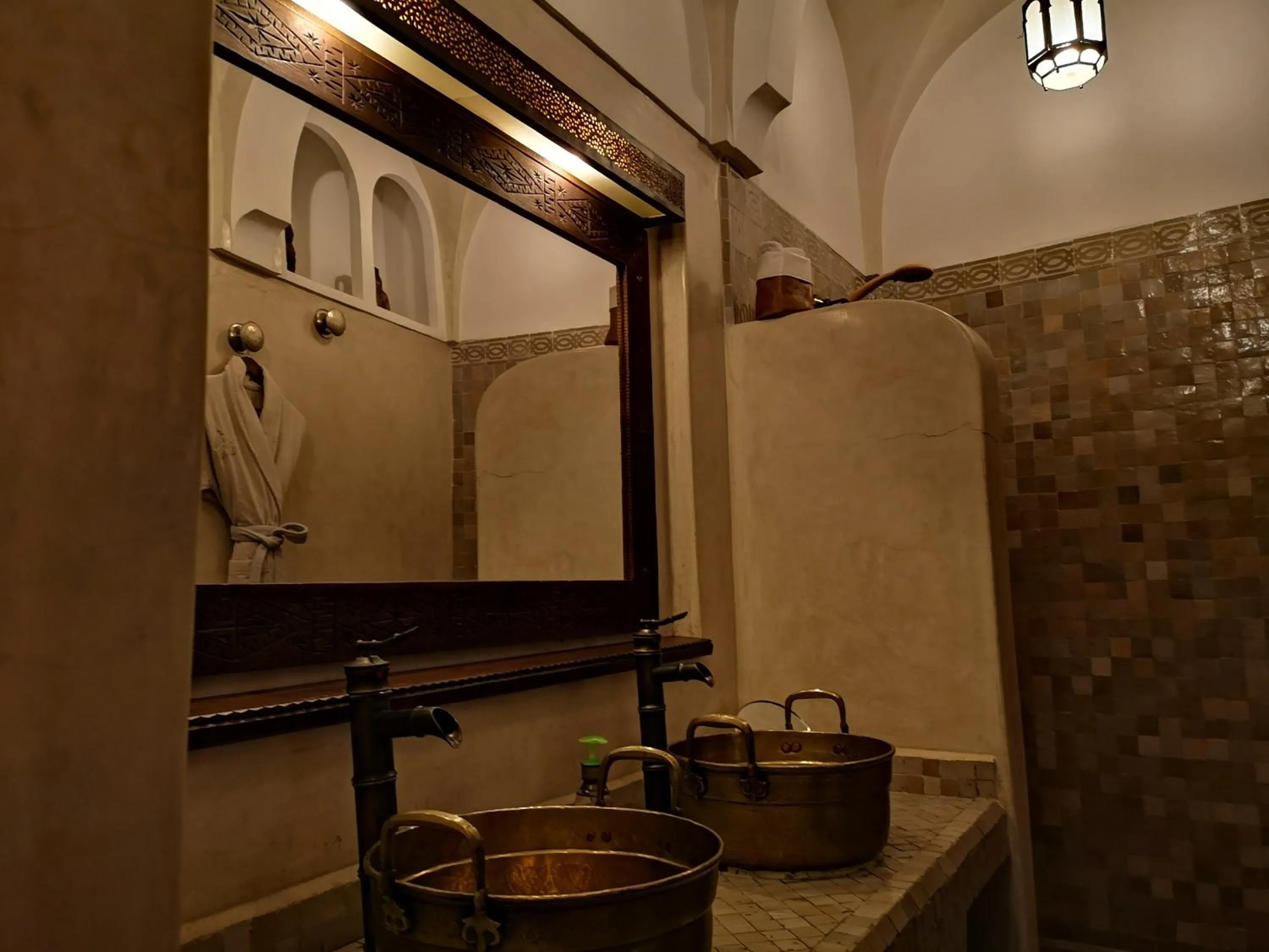 Shower in Riad Charme d'Orient Adults Only
