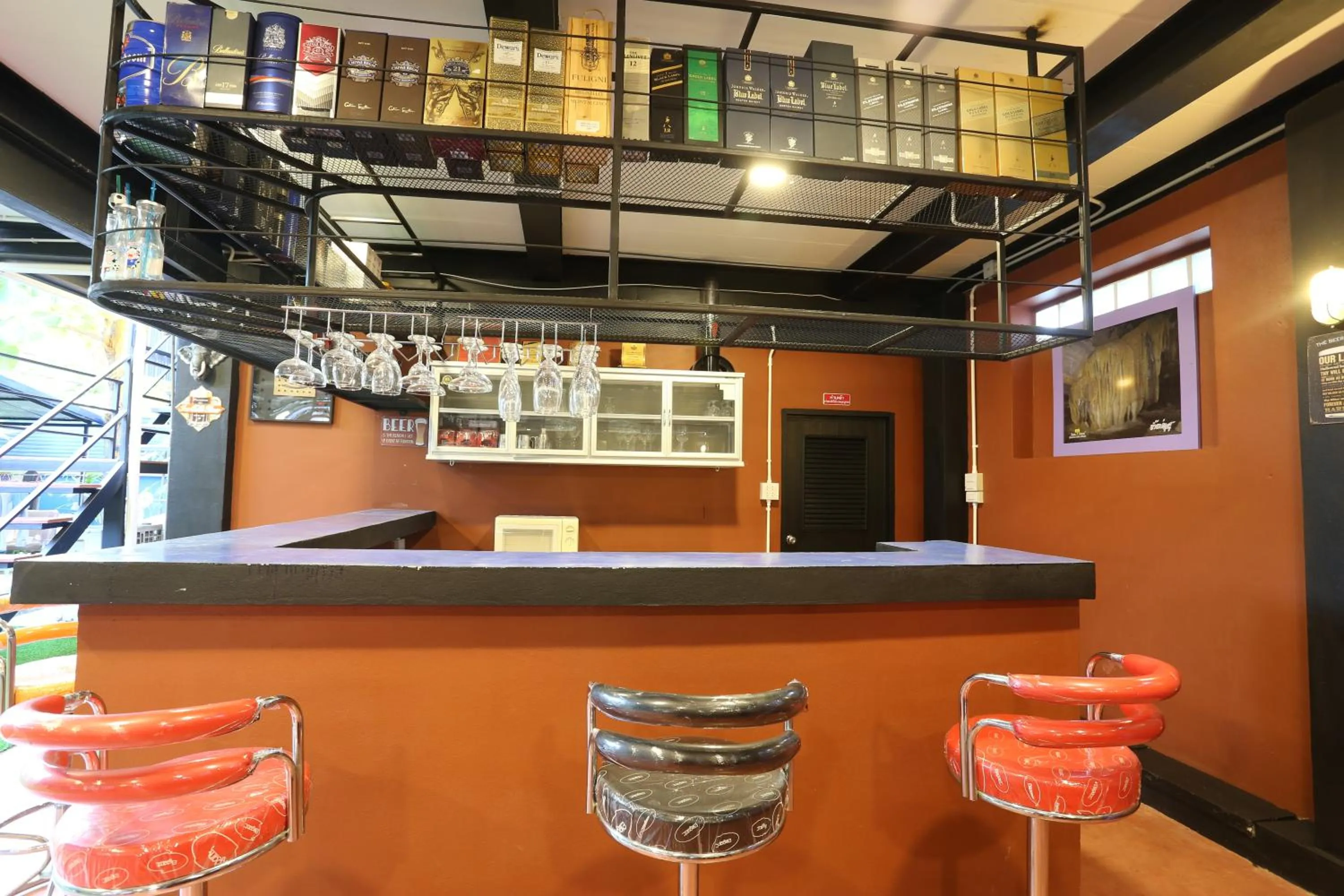 Lounge or bar in Baan Chang Hotel & Coffee House