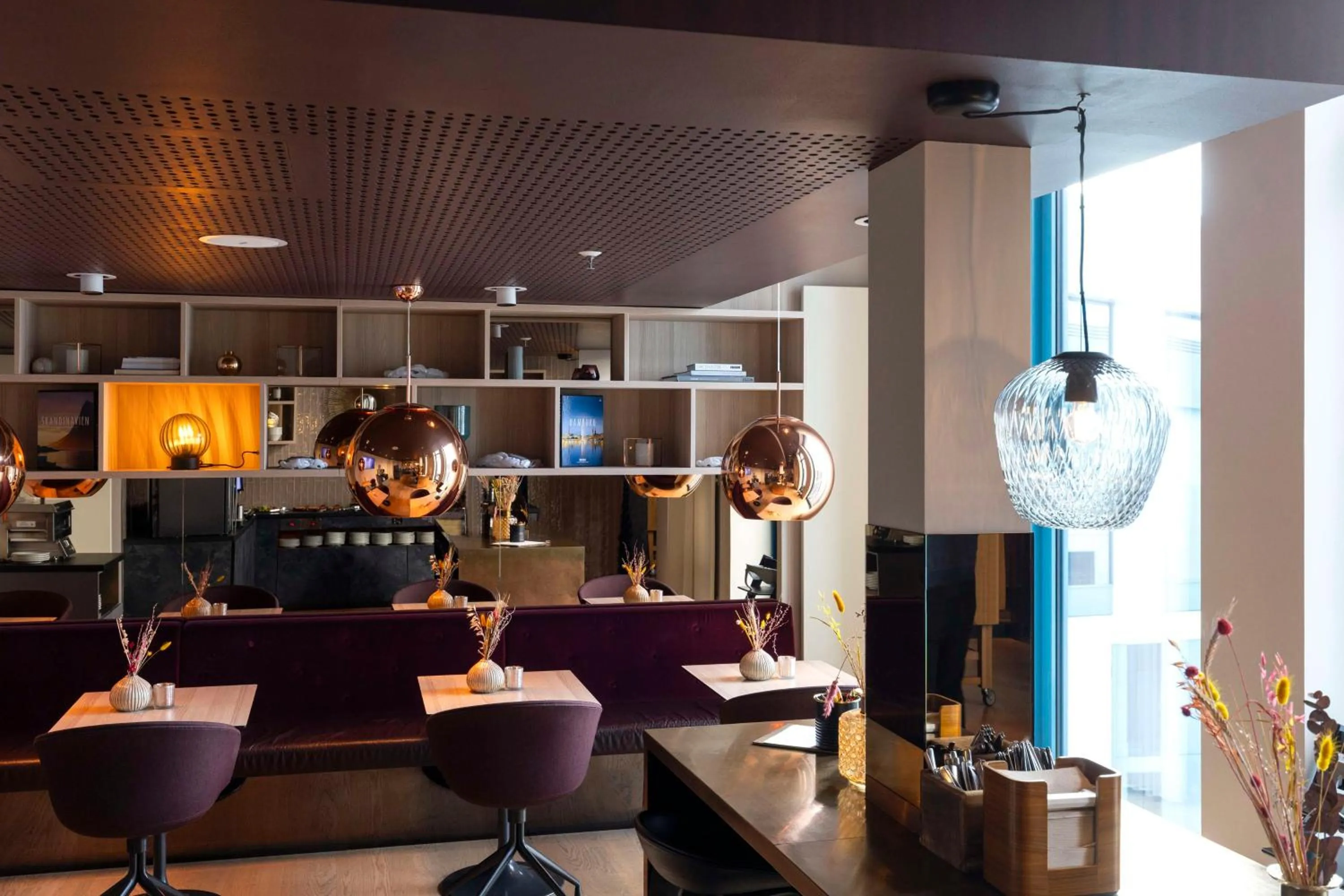 Lounge or bar in Scandic Hamburg Emporio