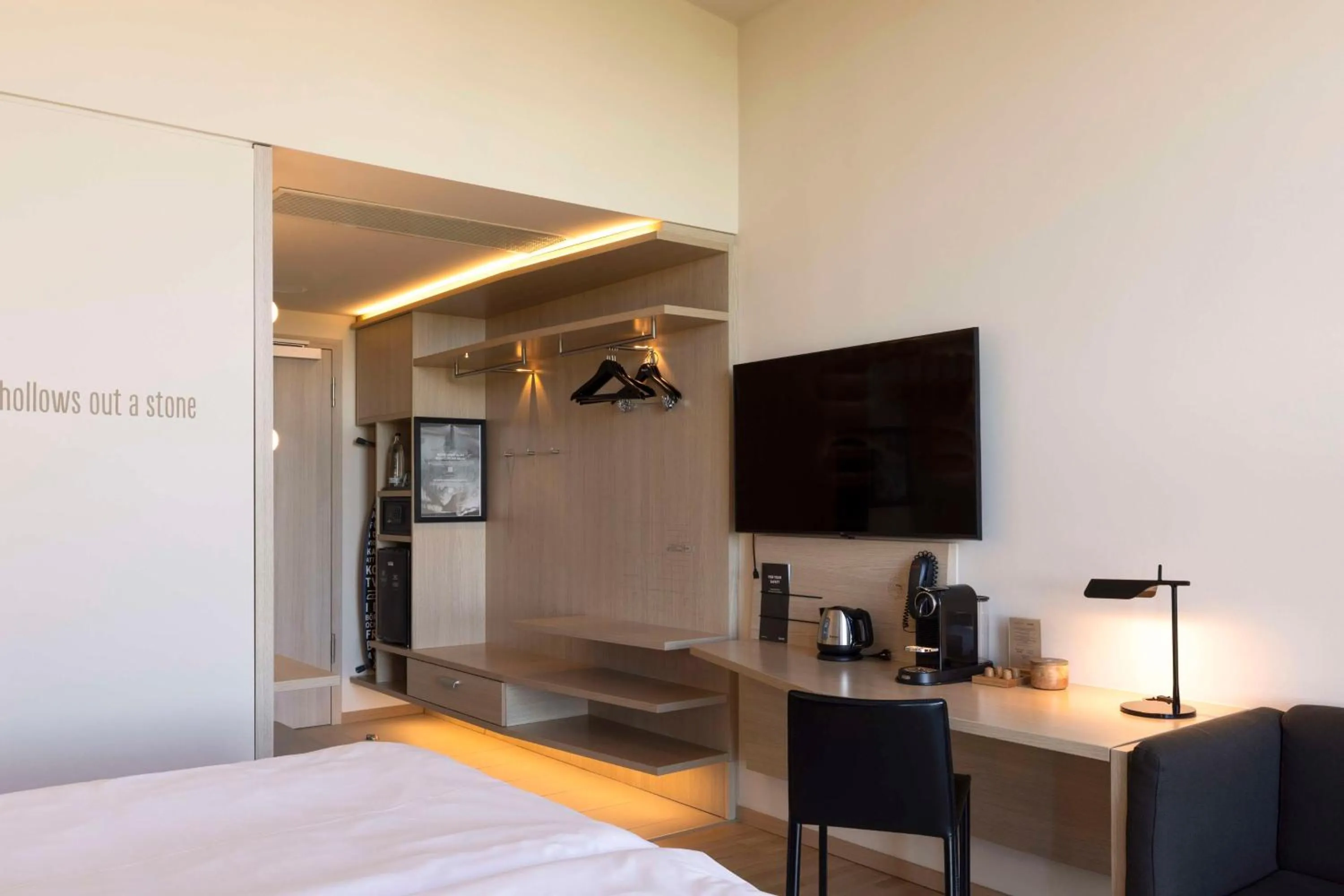 Bedroom, Bed in Scandic Hamburg Emporio