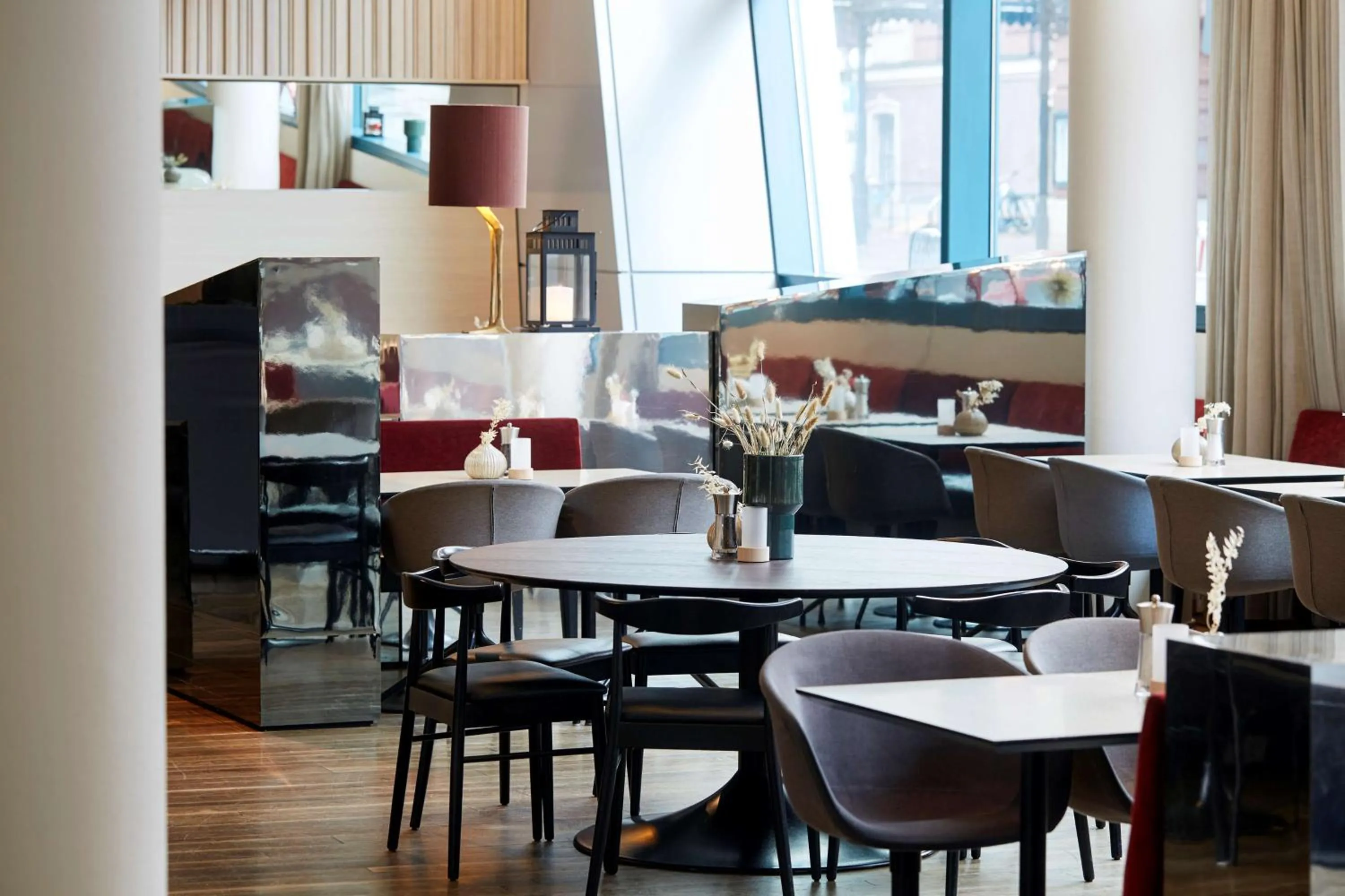 Restaurant/places to eat in Scandic Hamburg Emporio