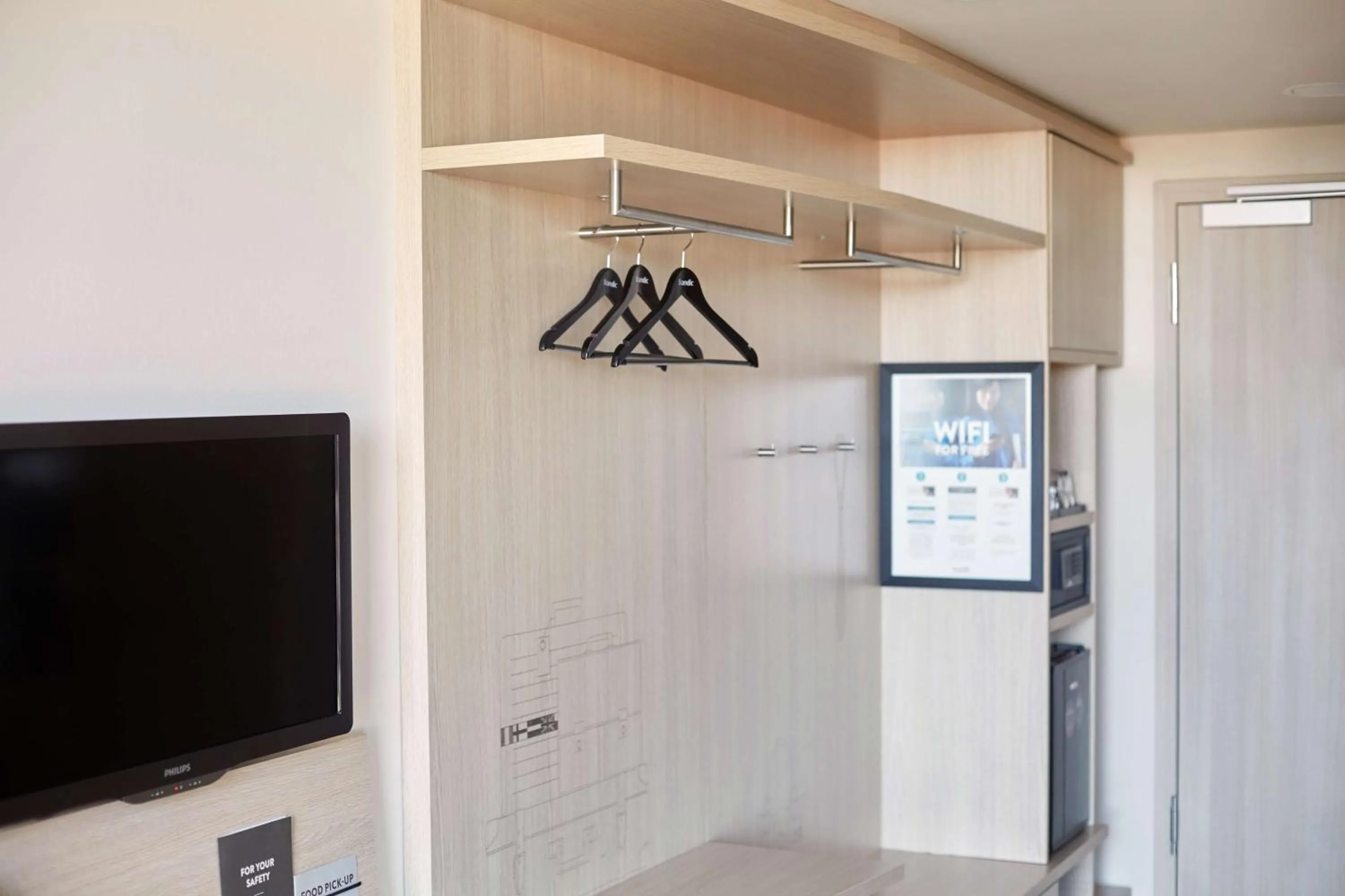 Bedroom in Scandic Hamburg Emporio