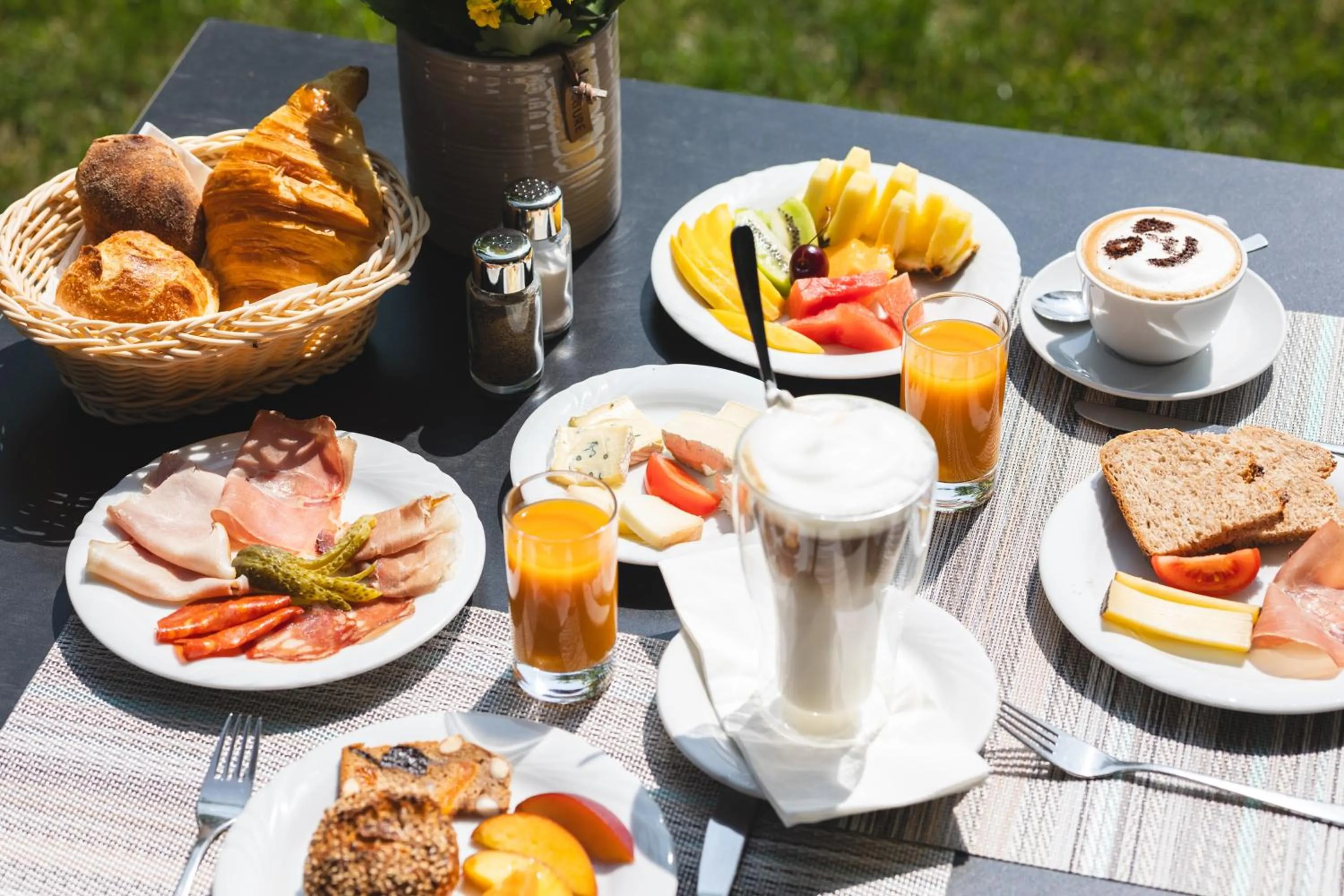 Continental breakfast in Charme Hotel Barbatè