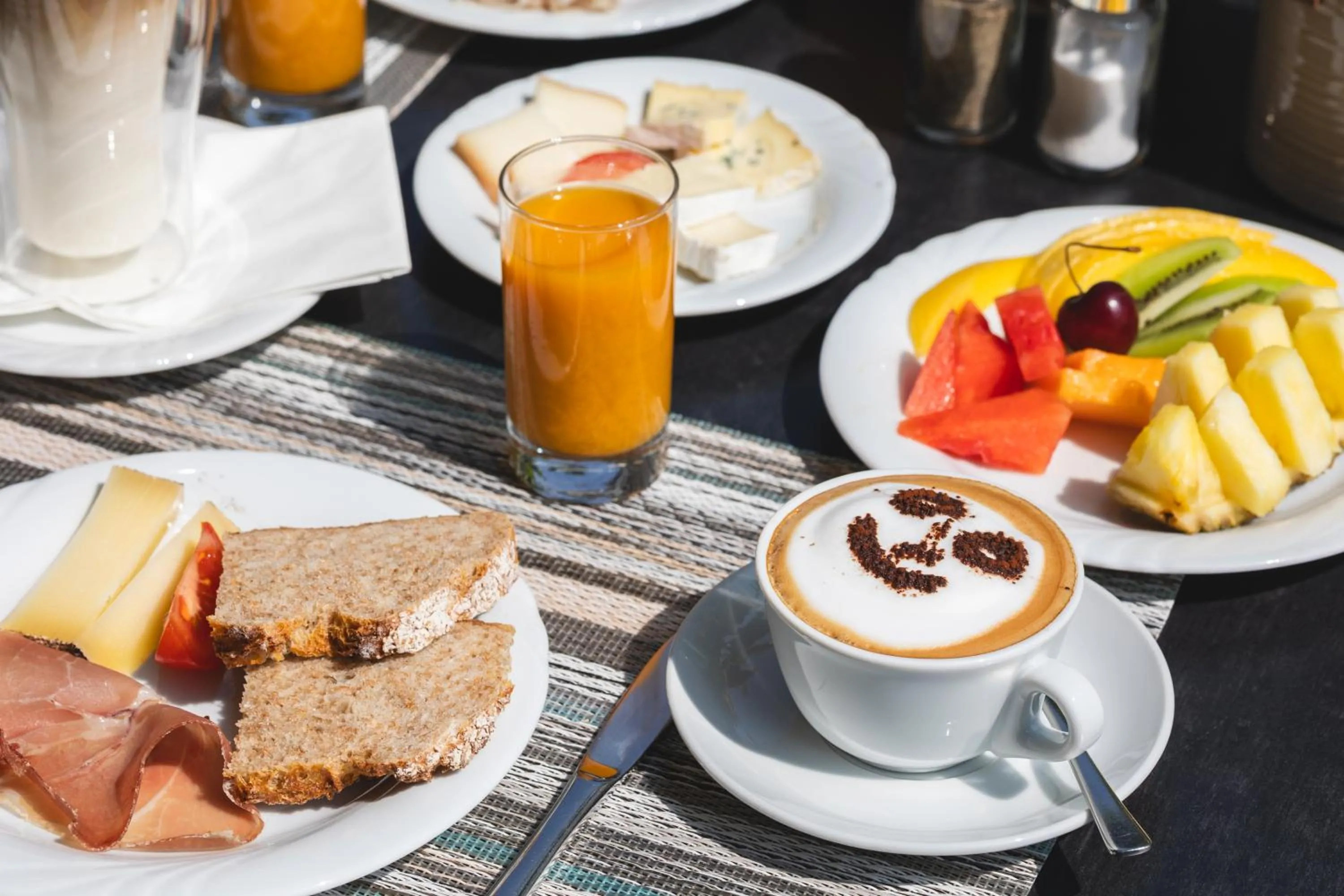 Continental breakfast in Charme Hotel Barbatè