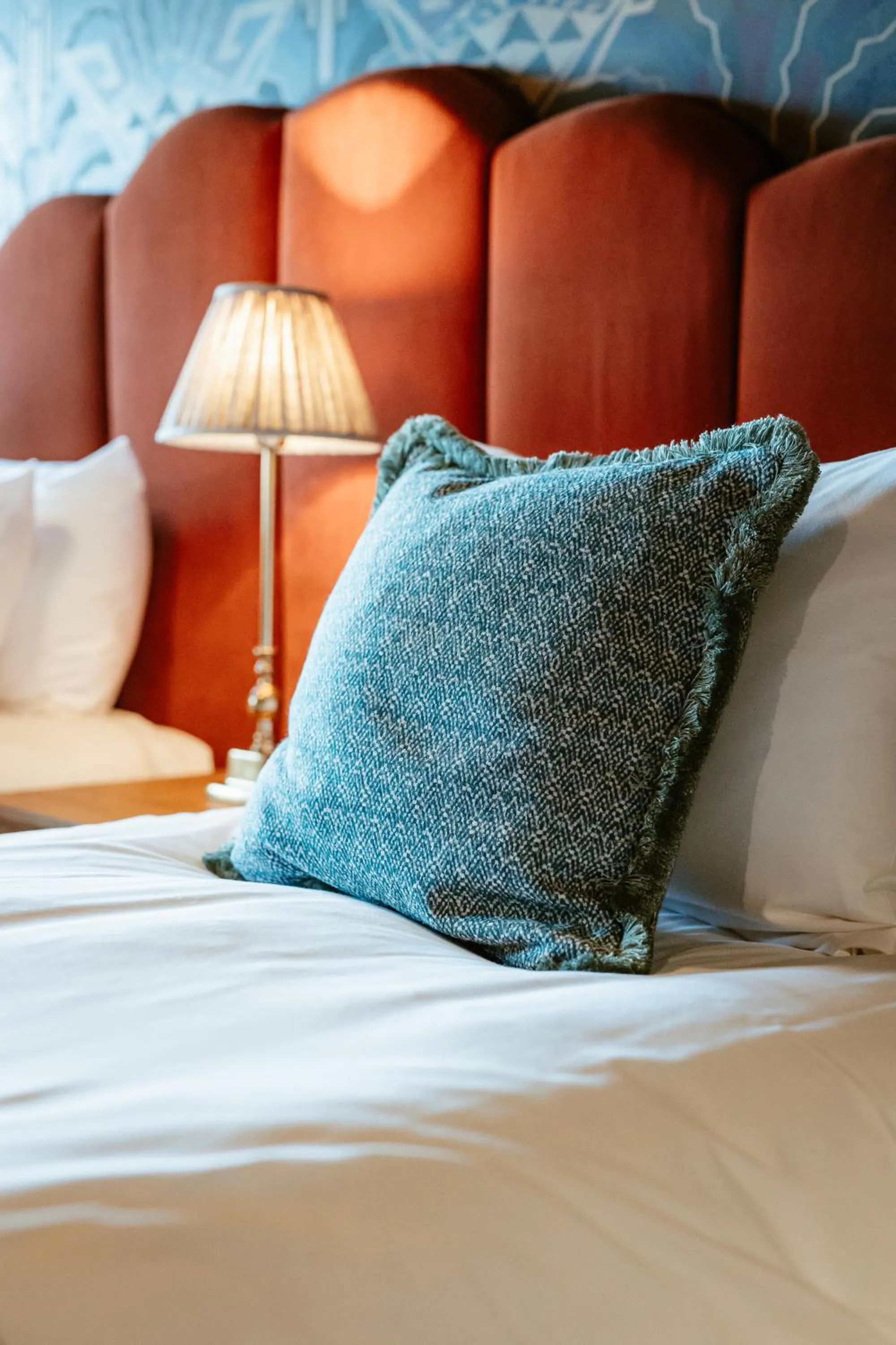 Bed in Hand & Flower