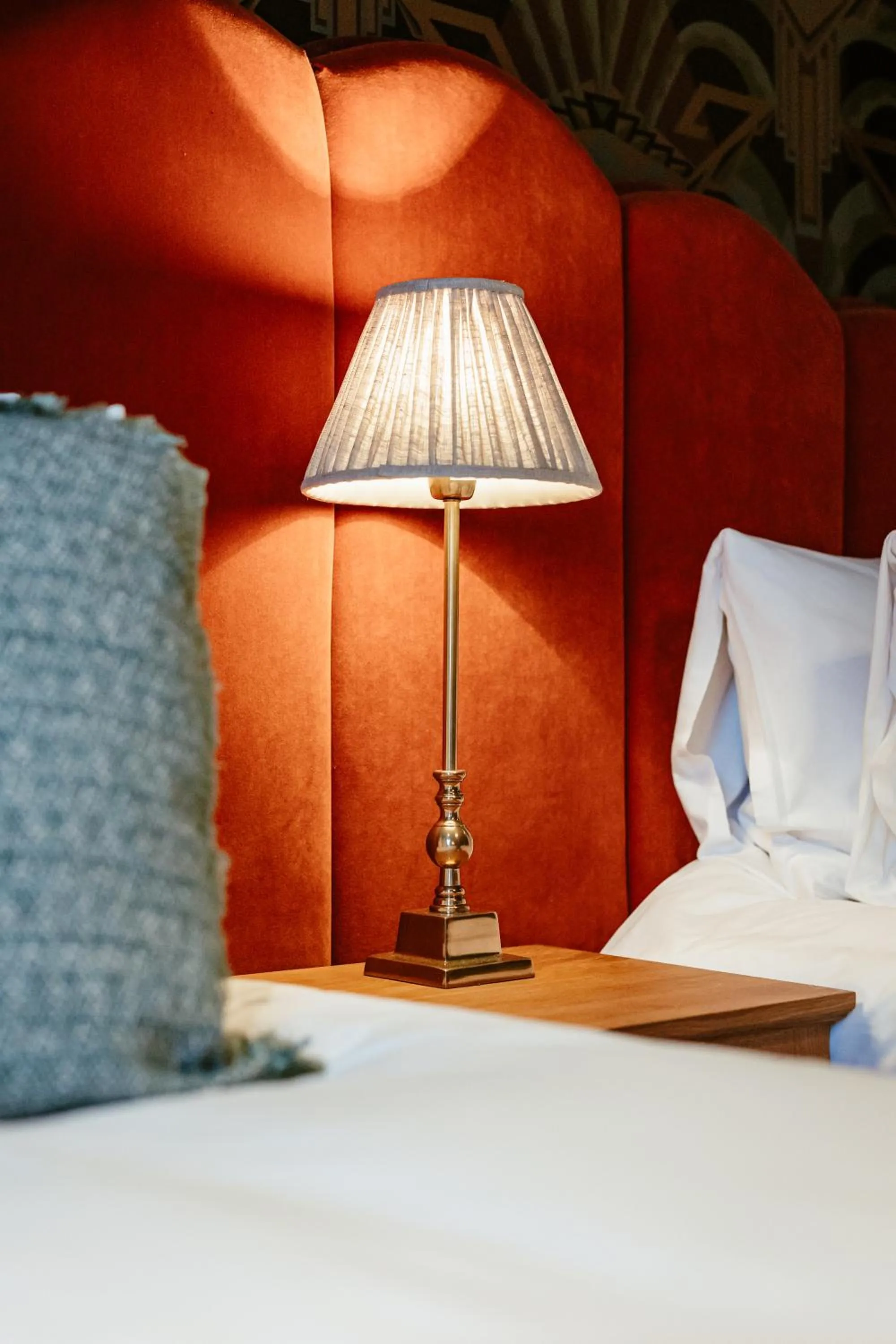 Bed in Hand & Flower