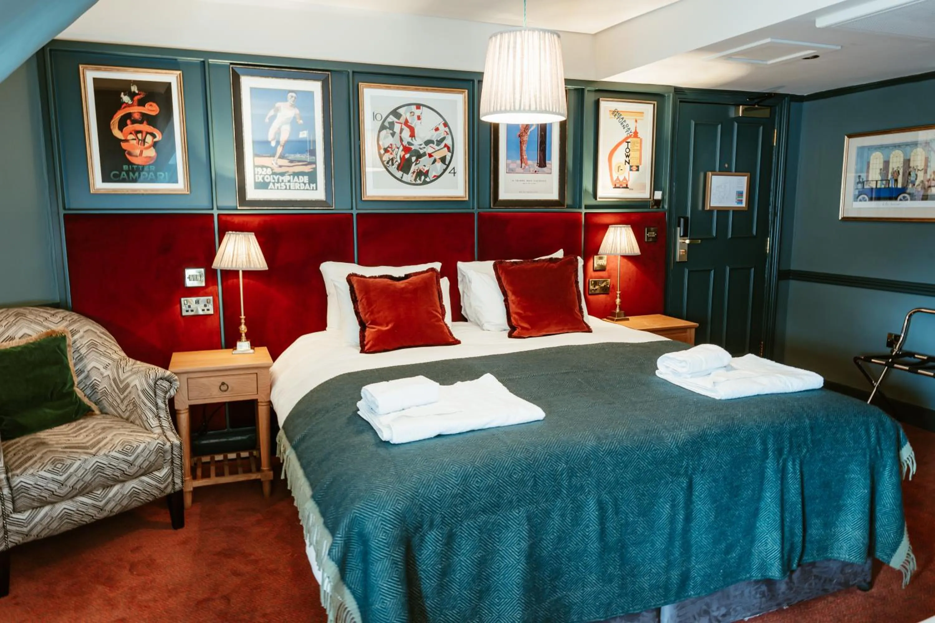 Bed in Hand & Flower