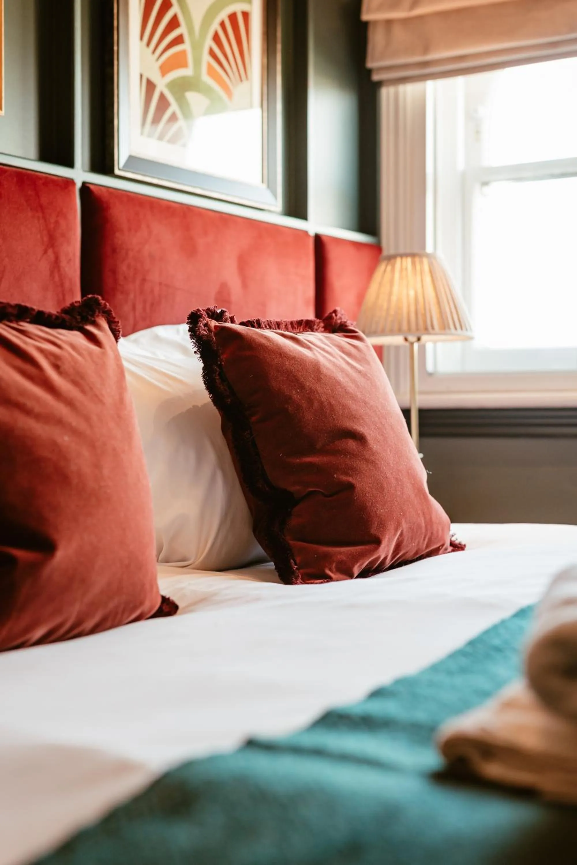 Bed in Hand & Flower