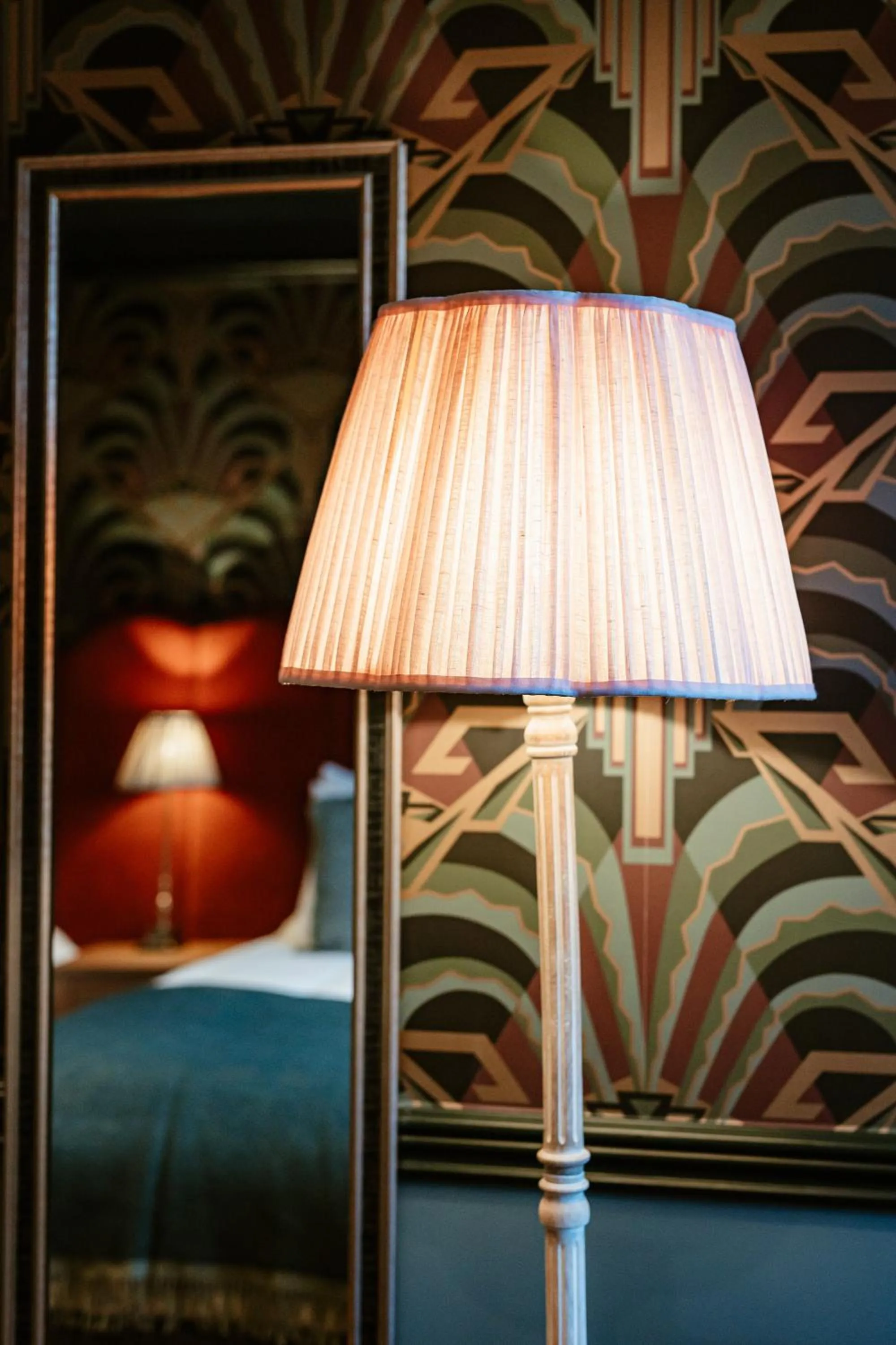 Bed in Hand & Flower