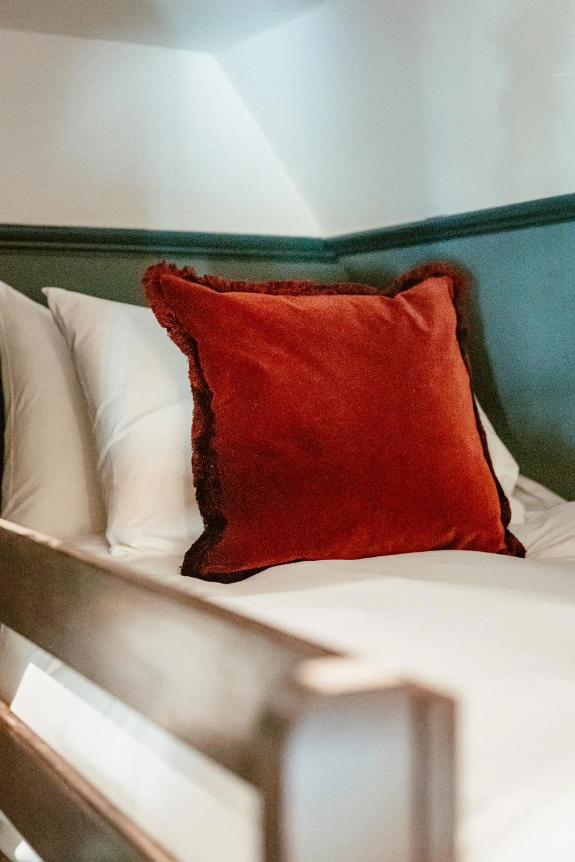 Bed in Hand & Flower