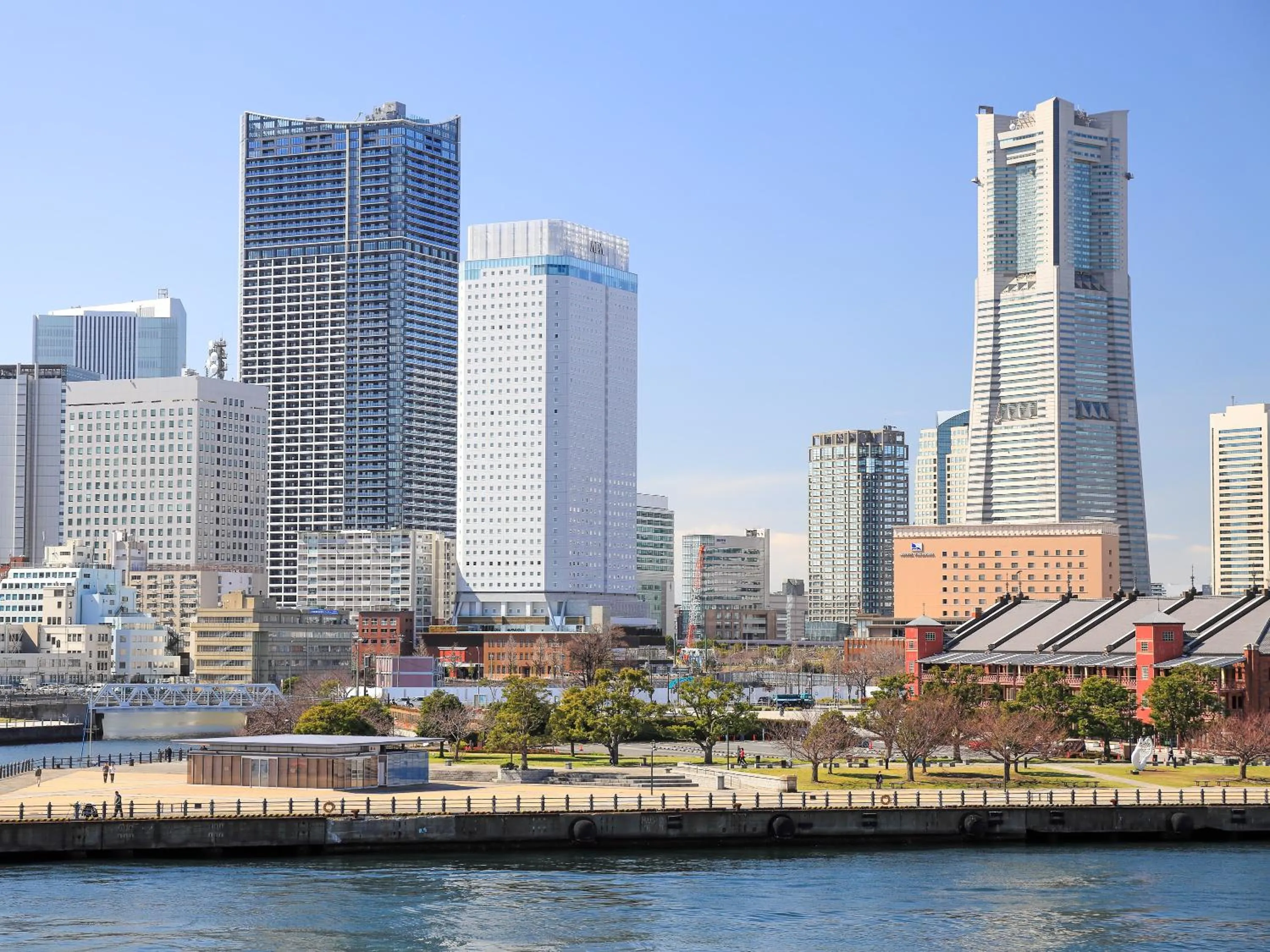Property building in APA Hotel & Resort Yokohama Bay Tower