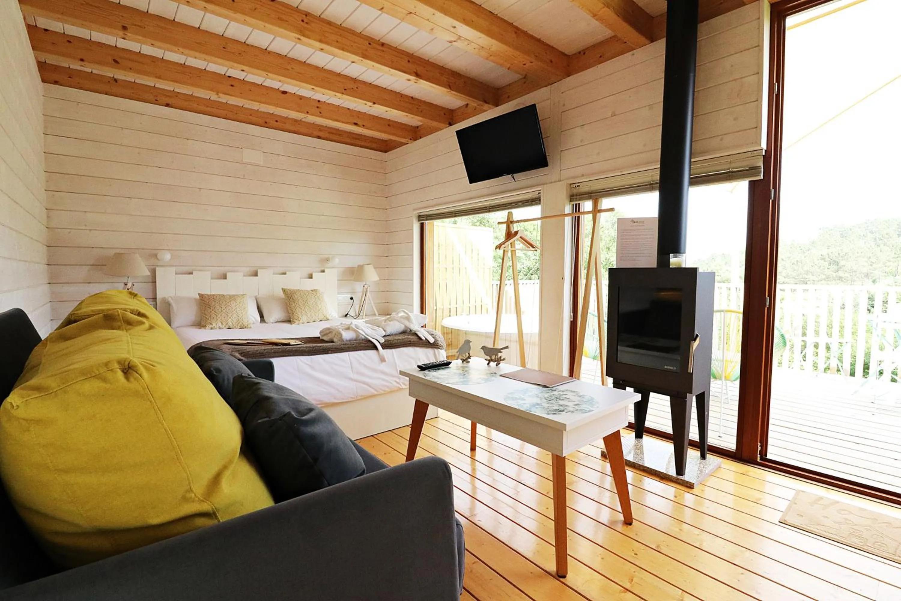 Suite with Spa Bath in Aloia Nature, Alojamiento Forestal