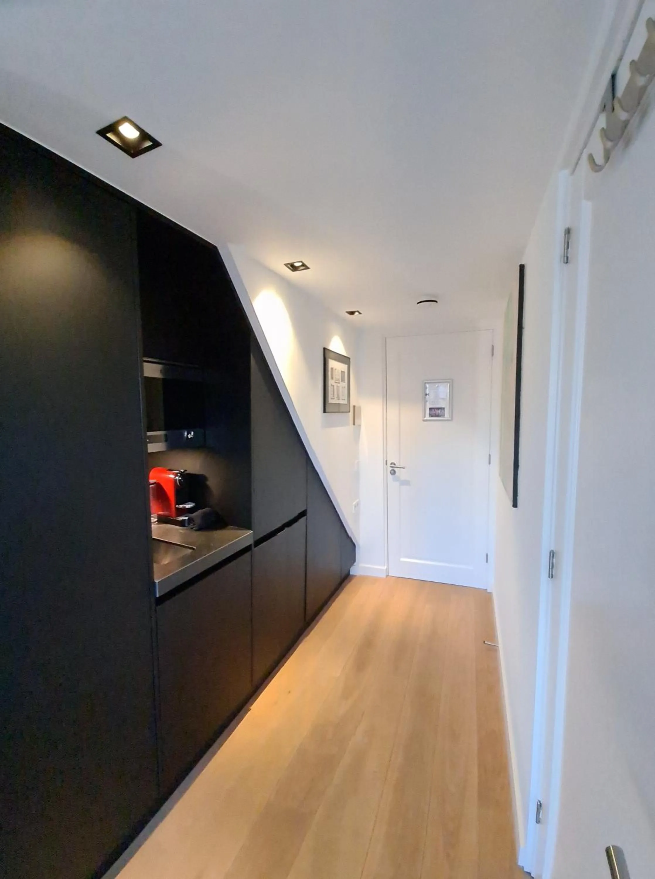 Kitchen or kitchenette in Canal view suite