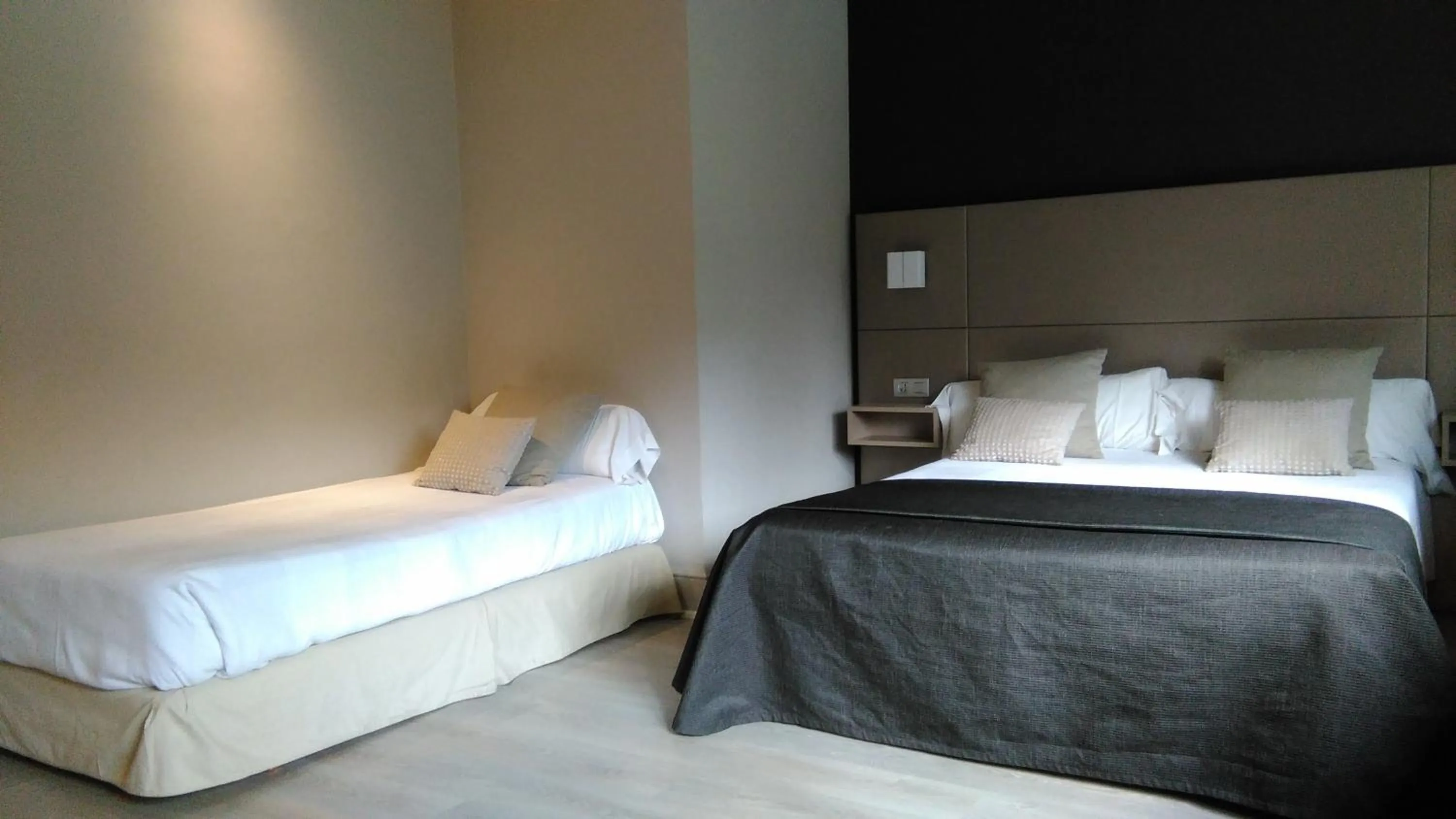 Photo of the whole room, Bed in Hotel Igeretxe