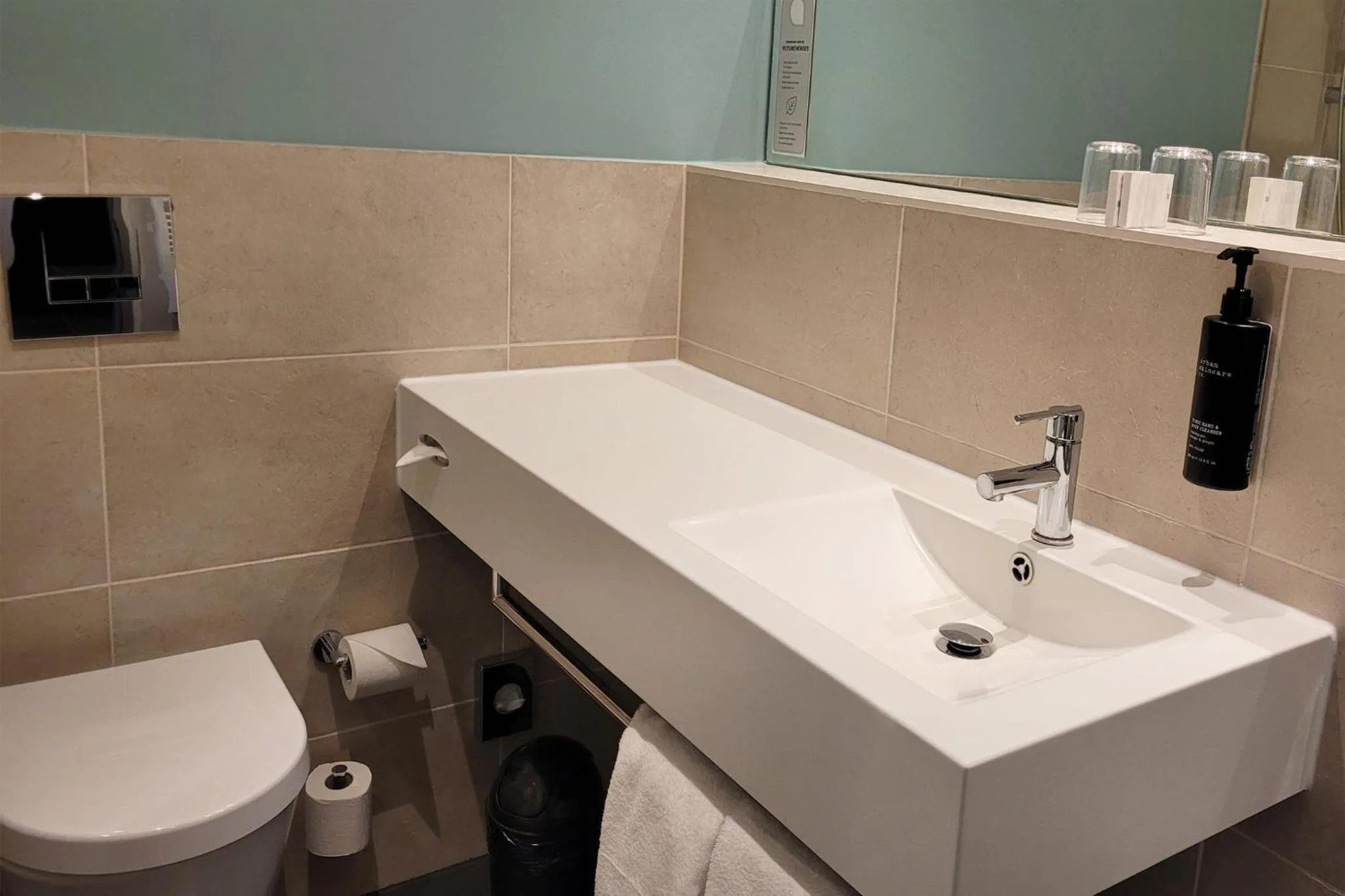 Bathroom in Garner Hotel Berlin - Mitte by IHG