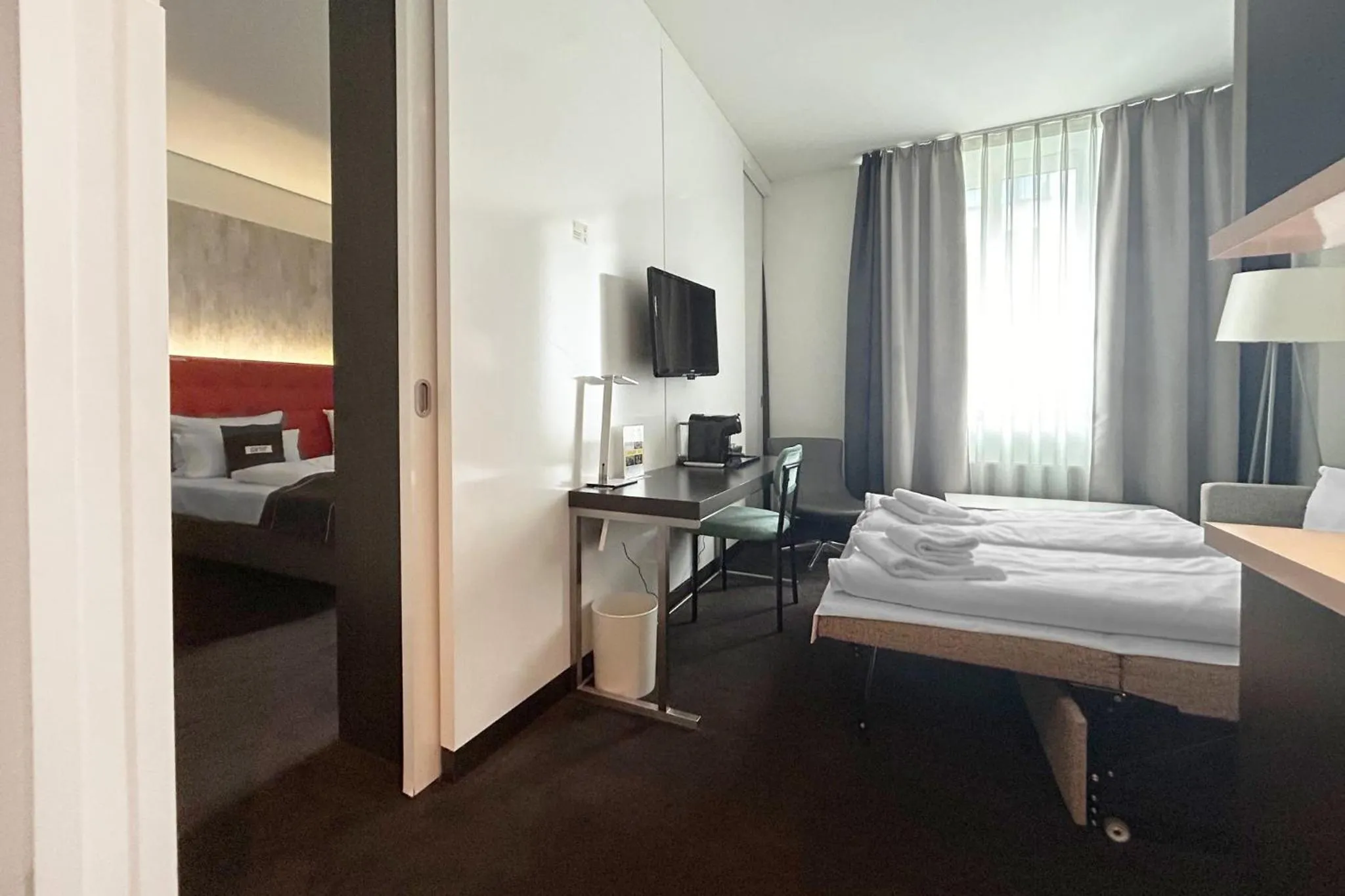 Photo of the whole room, Bed in Garner Hotel Berlin - Mitte by IHG